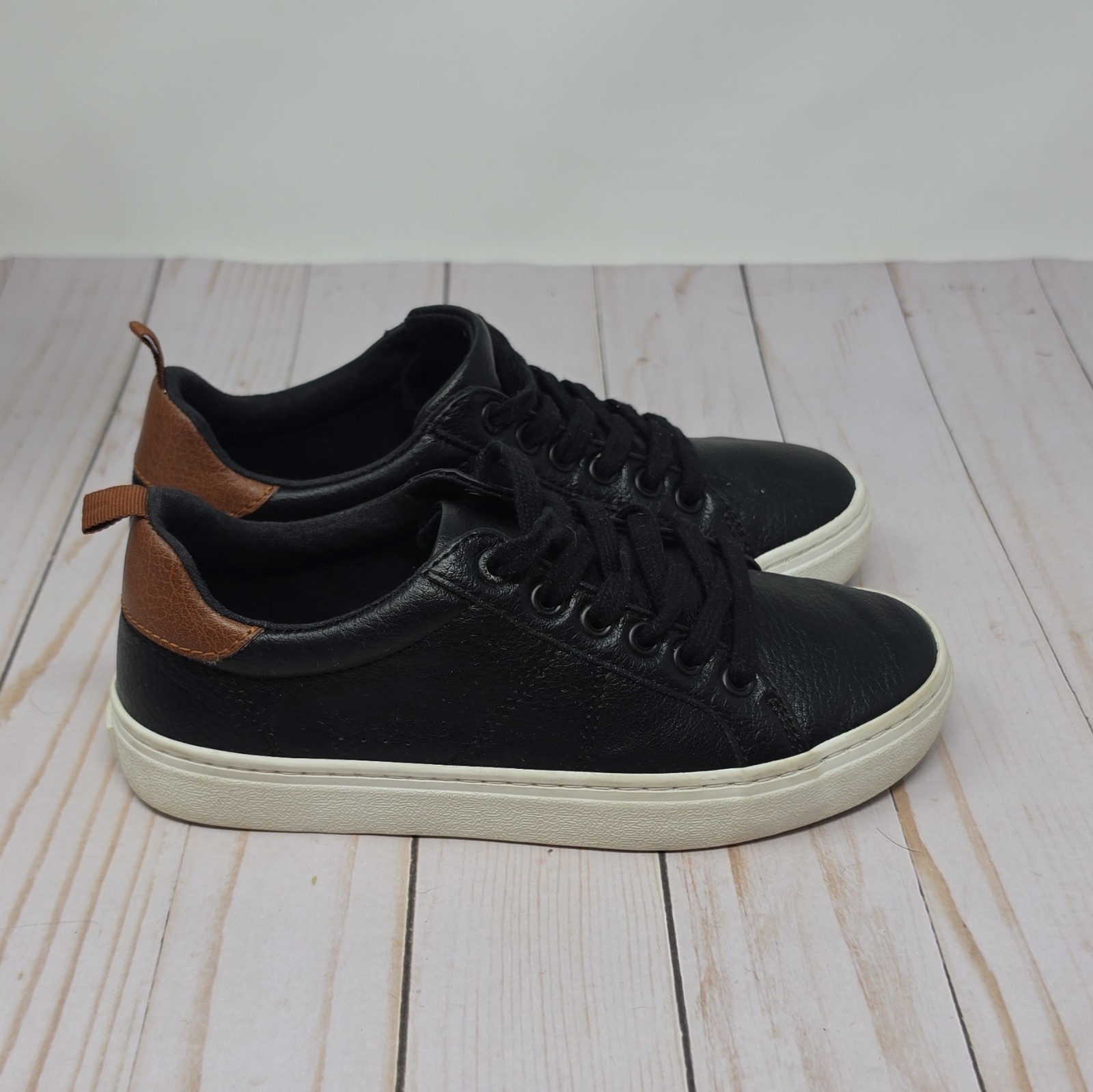 Old Navy Unisex Kids Faux Leather Low Top Lace-Up Sneakers Black/Brown US 2