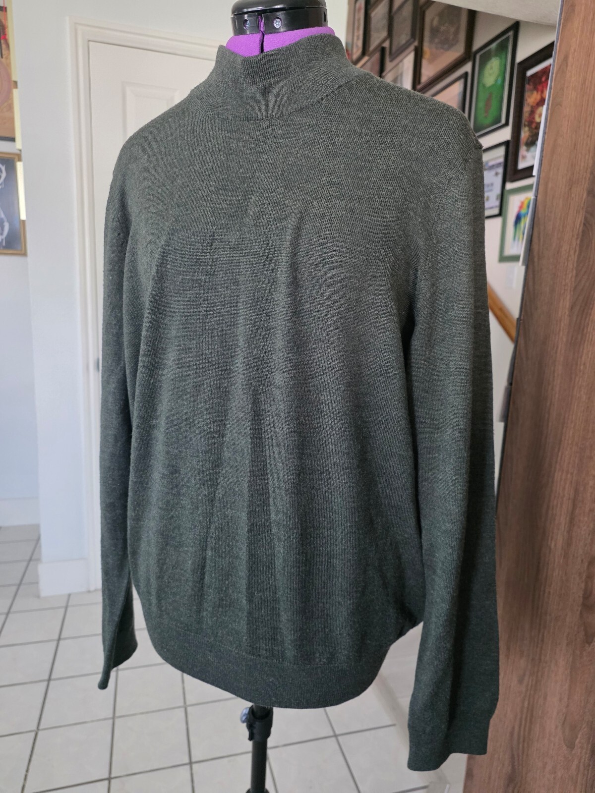 JoS. A. Bank 100% Merino Wool green sweater size large