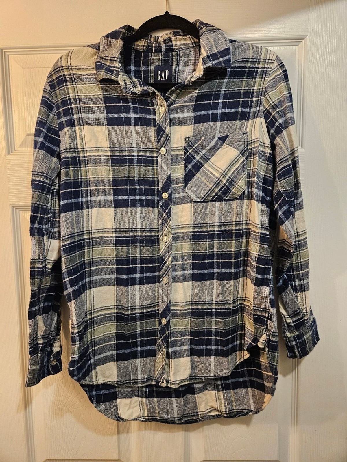 GAP Blue and White Plaid Long Sleeve Button-Up Shirt
