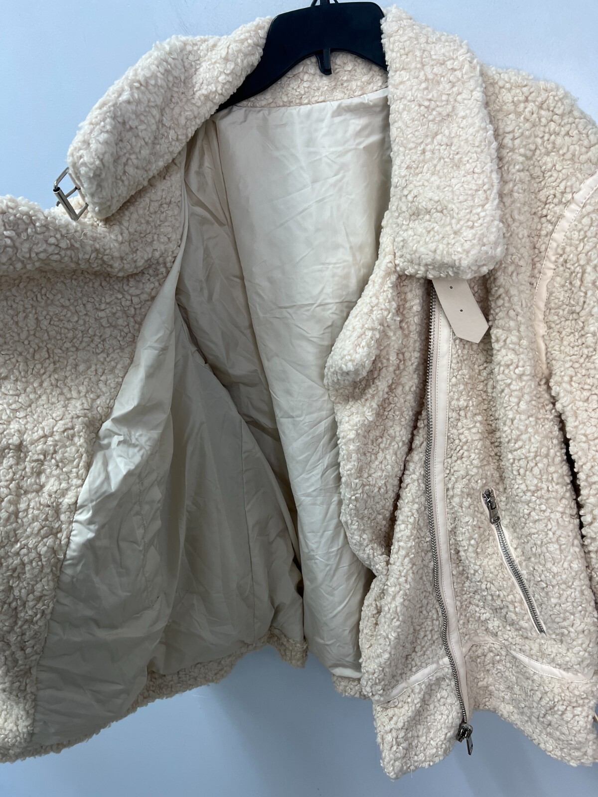 a.n.a Ivory Sherpa Reversible Short Coat Collared Women’s Size XL Zip Pockets