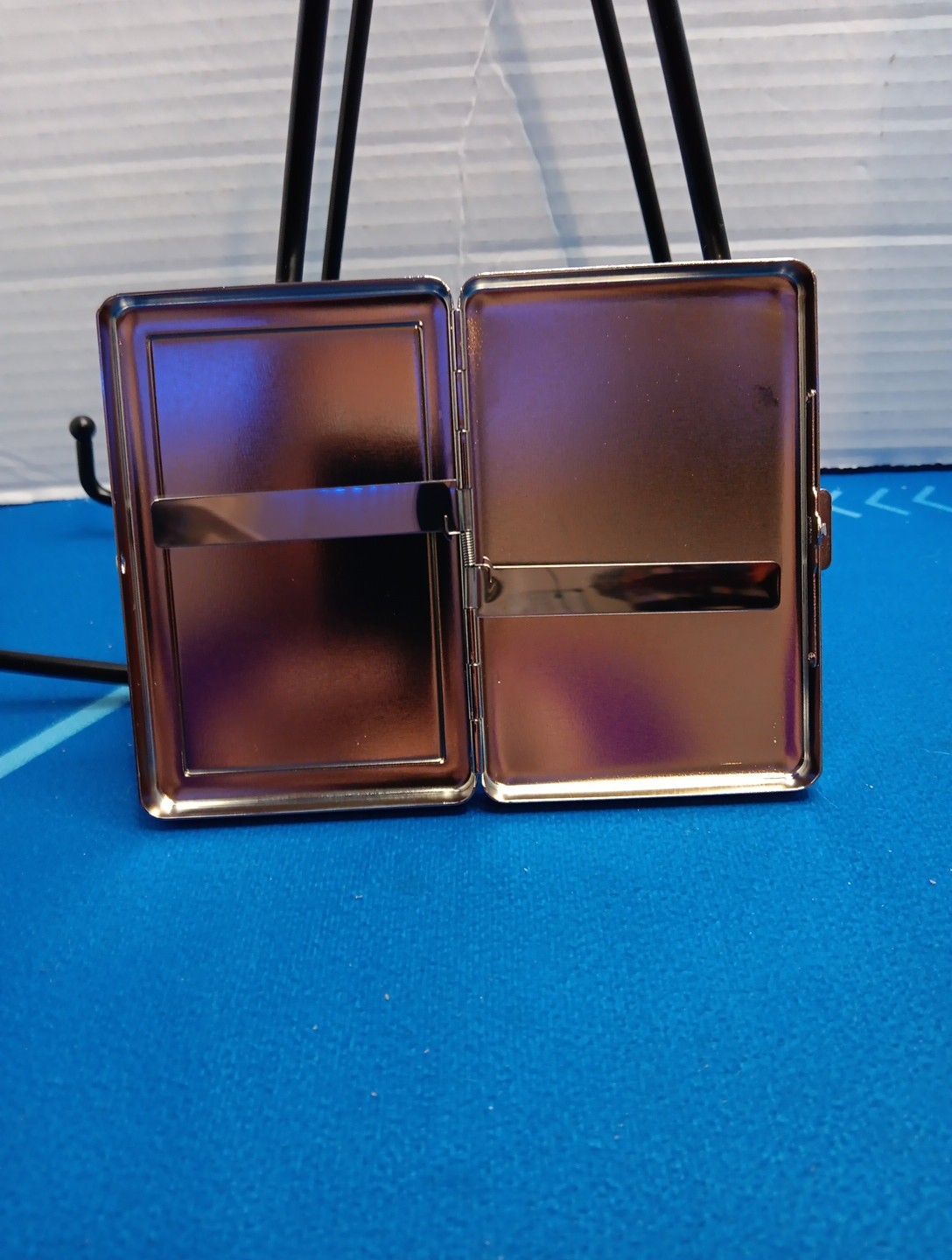 2026 Vintage-Style Versatile Card Cash Case, Metal Cigarette Case with Easy Snap