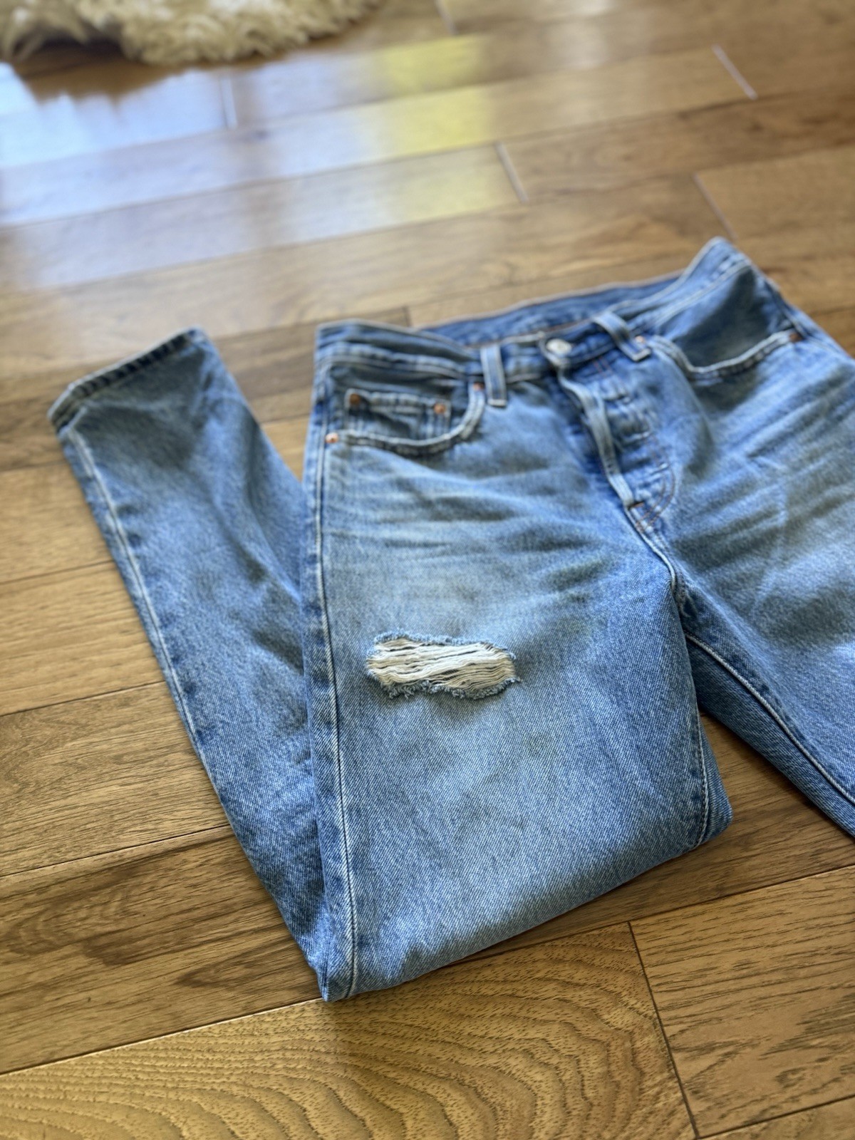 Levi’s Premium 501 S Skinny High Rise Jeans Distressed Wash 2019 Big E