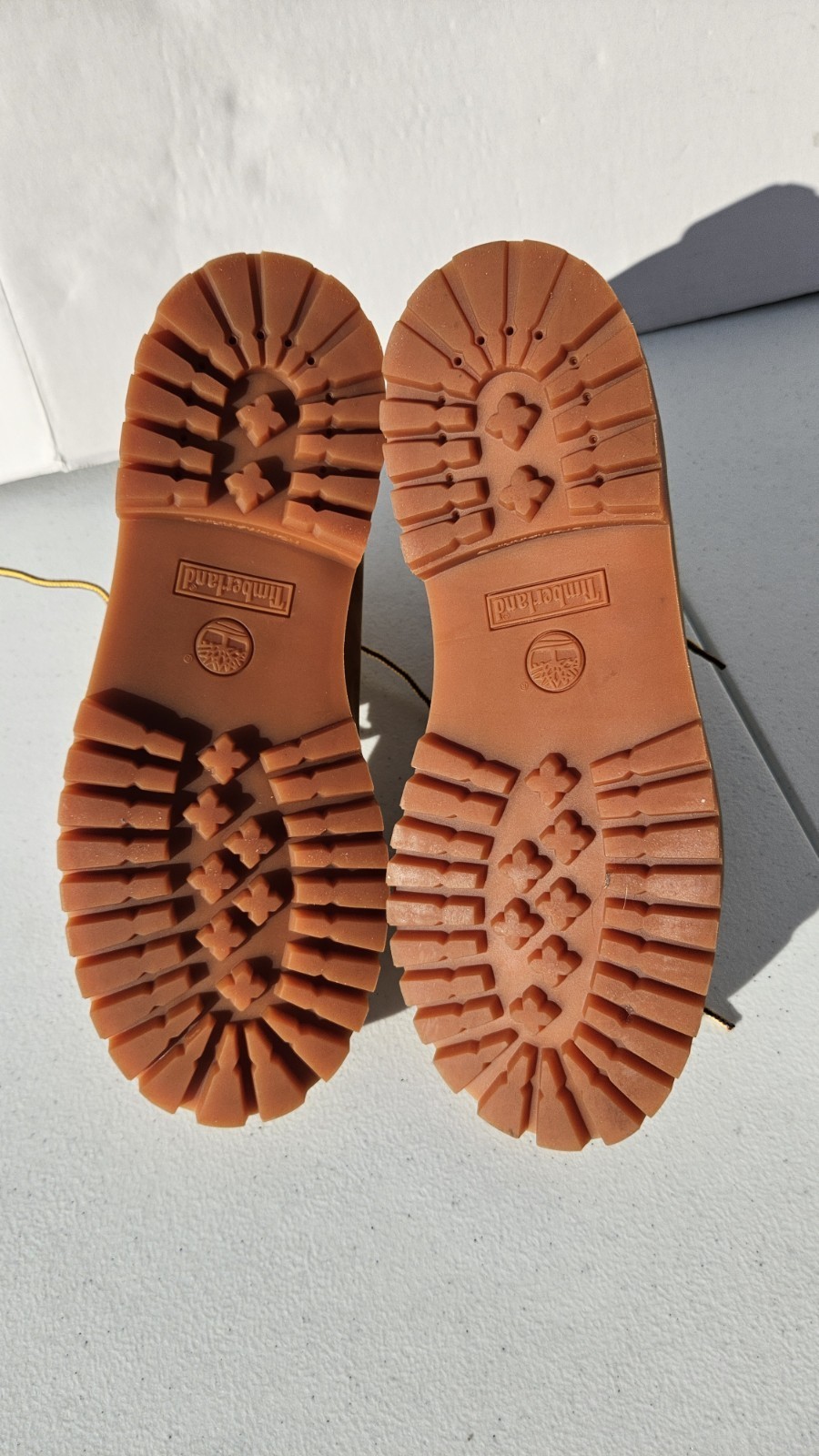 Timberland 6″ Premium Waterproof Boot Wheat Nubuck Size 7Y Ships TODAY