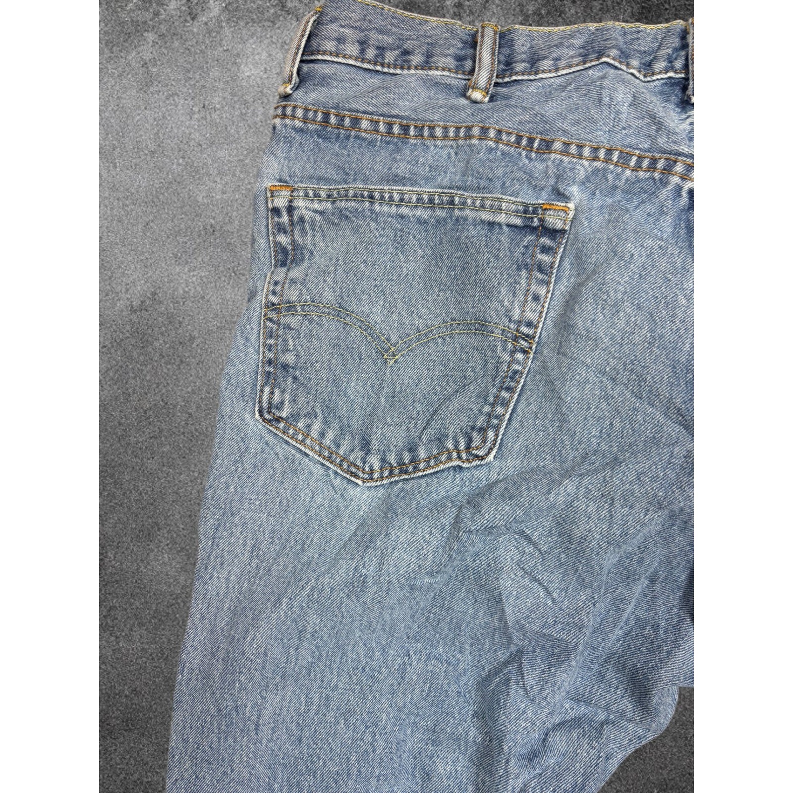 Levis 550 Relaxed Fit Tapered Leg Light Wash Blue Jeans Mens 42×30 00550-4886