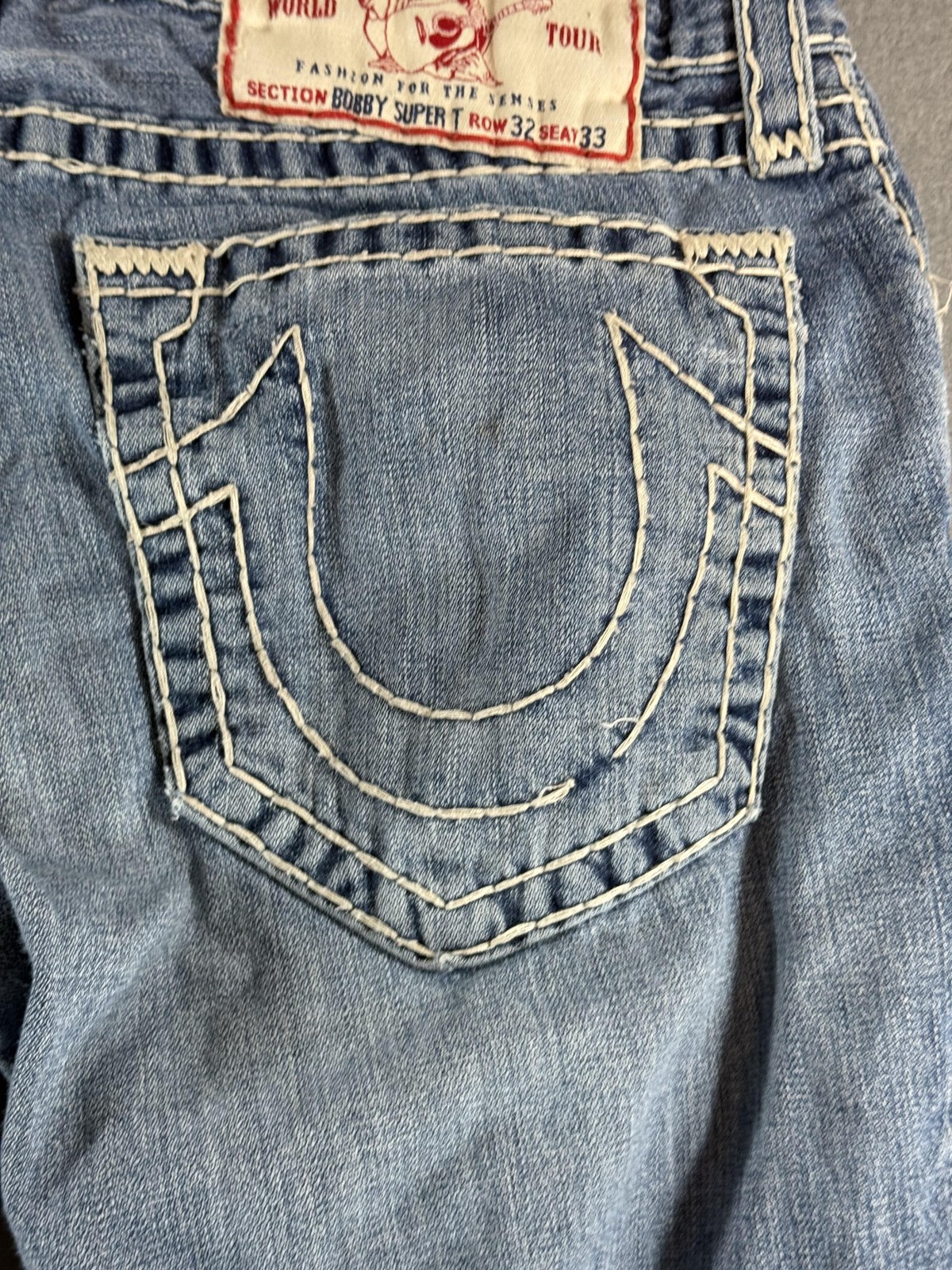 True Religion Bobby Super T Jeans Mens 32 Med Wash Relaxed Bootcut Distressed