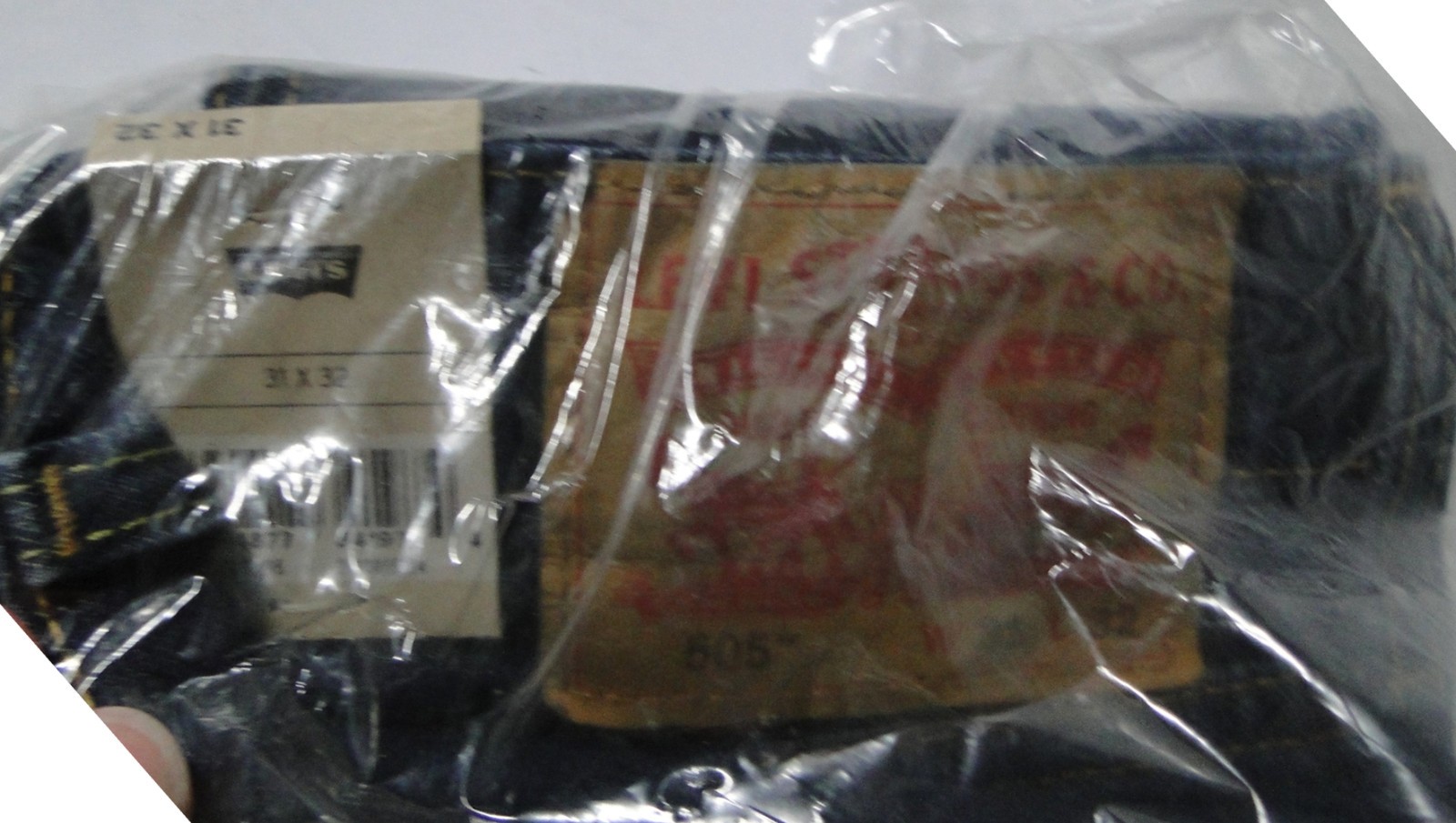 Levi Men’s 505 Regular Fit Jeans, Dark Denim Wash 31W X 32L NEW SEALED !