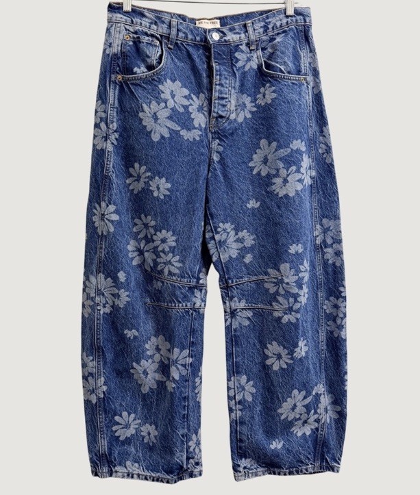 We The Free Women’s Barrel Blue Floral Denim Jeans 5-Pocket Button Size 24
