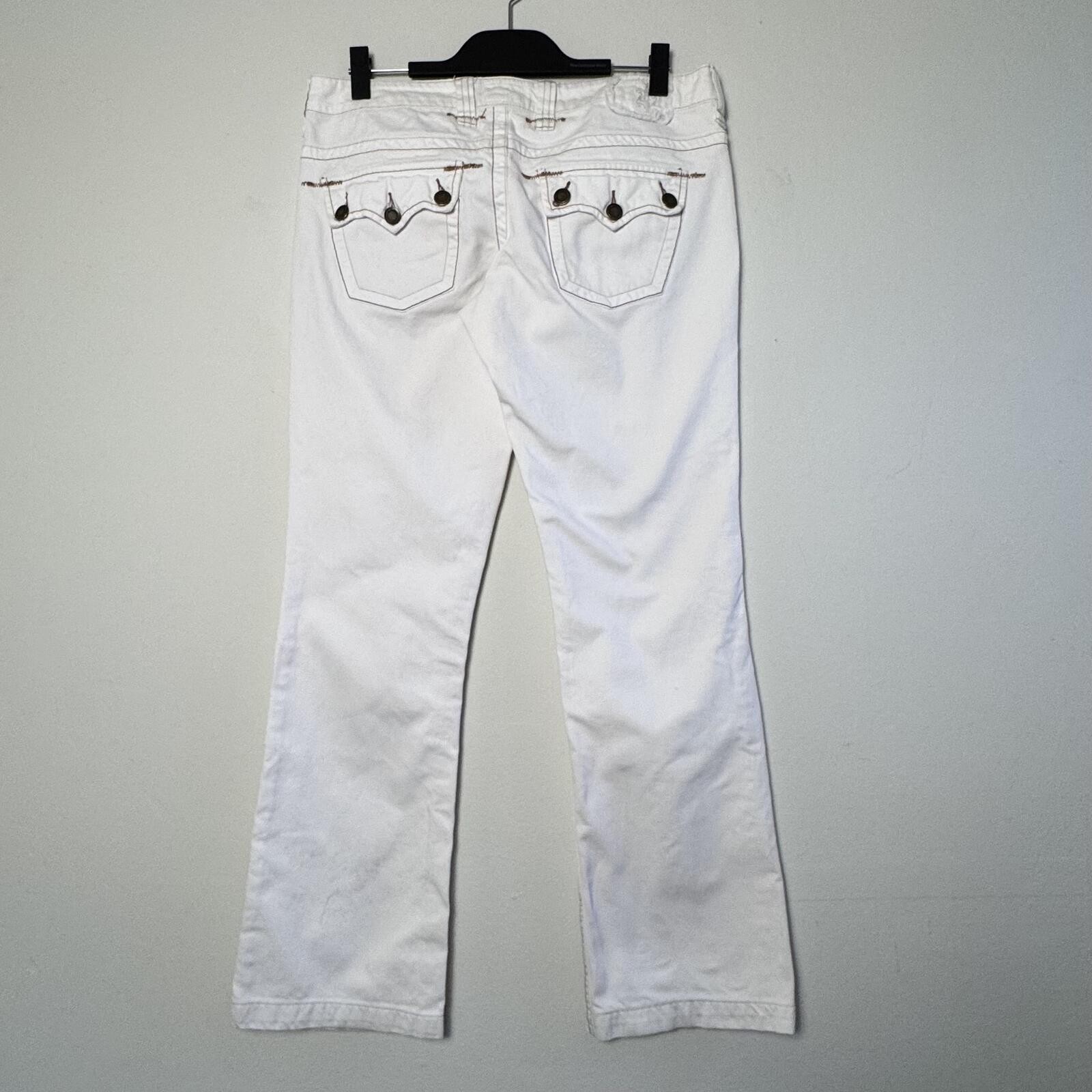 Y2K bootcut lowrise jeans white + contrast stitching and pocket details