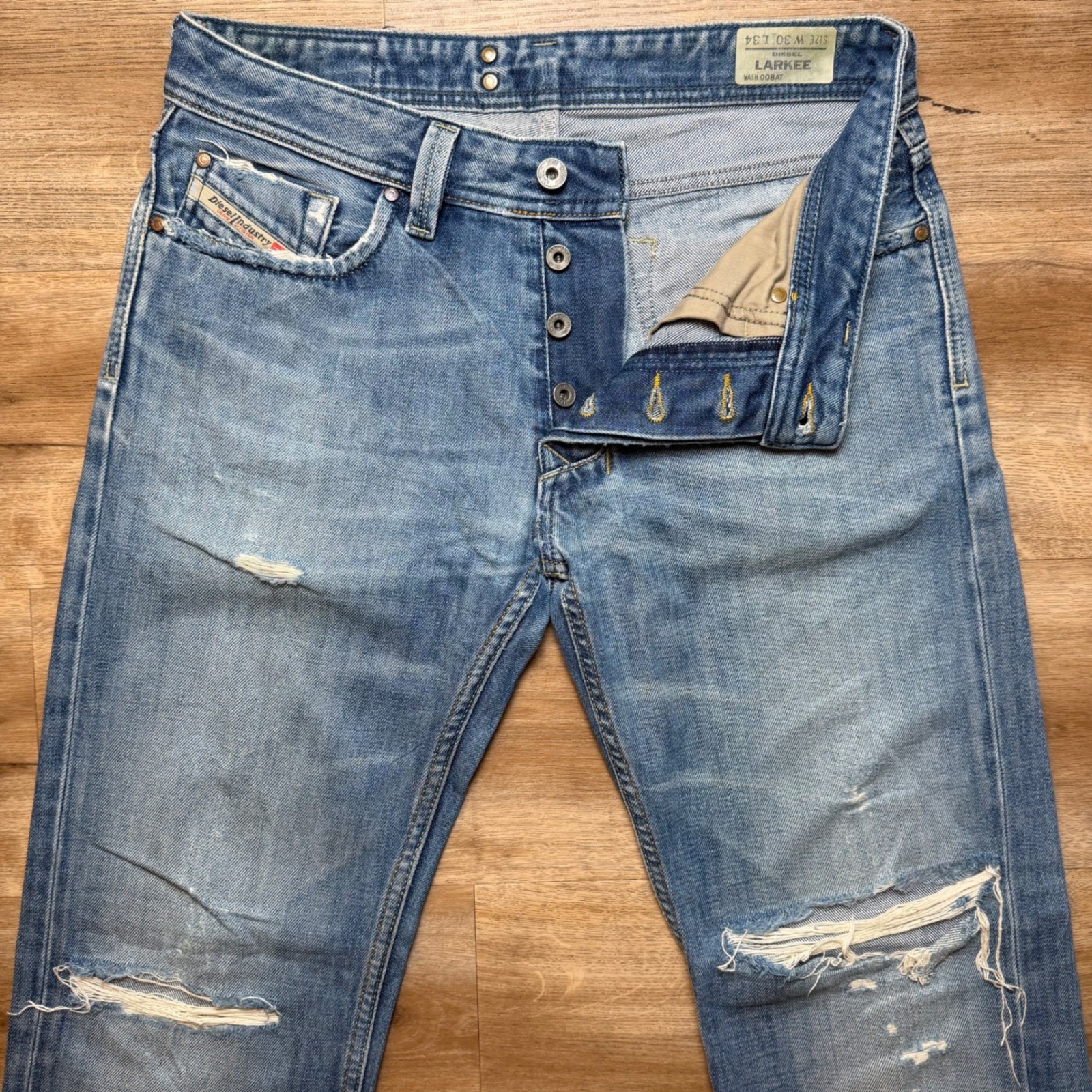 Diesel Larkee Jeans Mens 30×31 Blue Light Wash Distressed Straight Leg 008AT Y2K