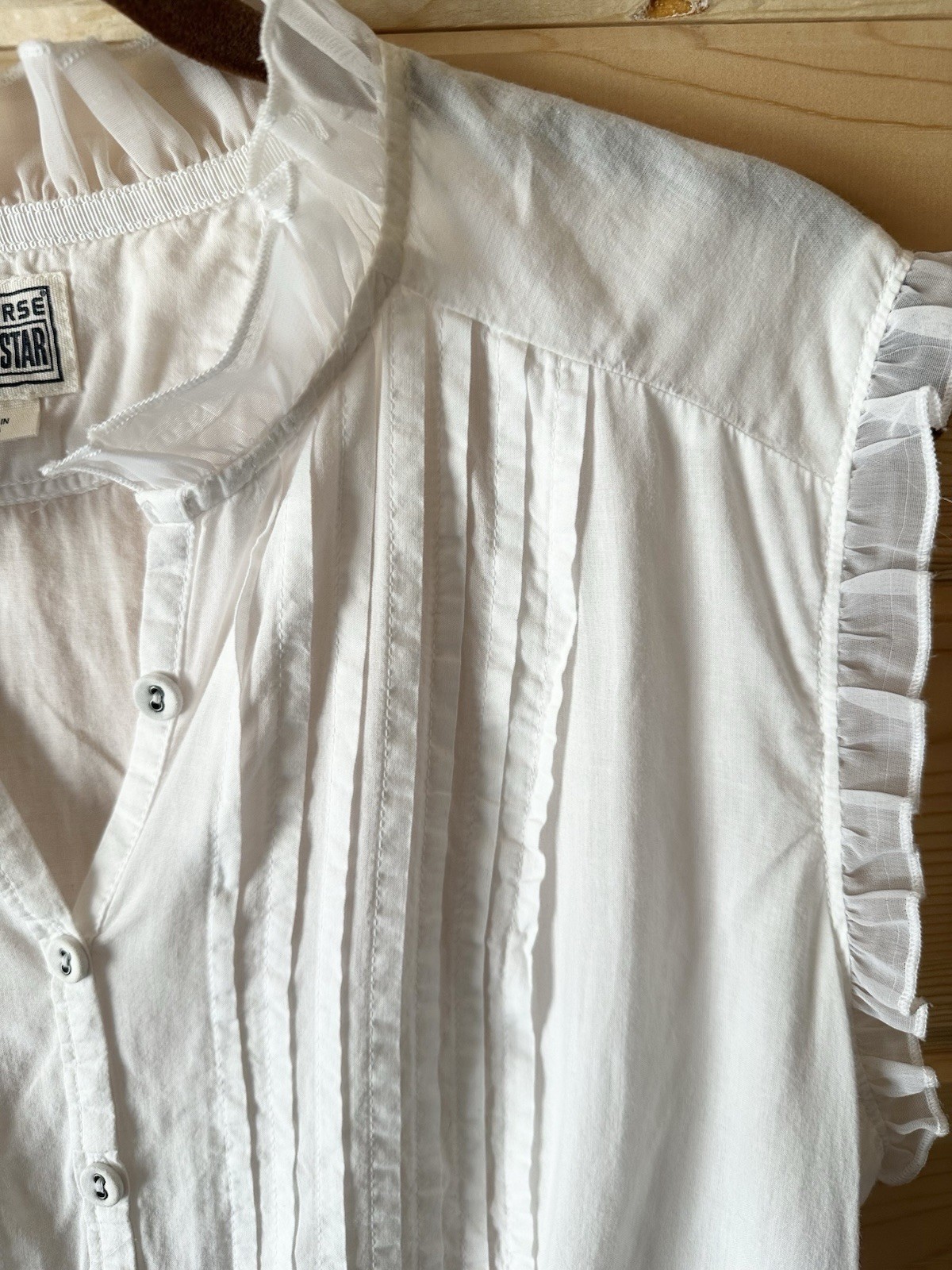 Converse One Star White Ruffle Neck Sleeveless Blouse Pintuck Peasant Top L
