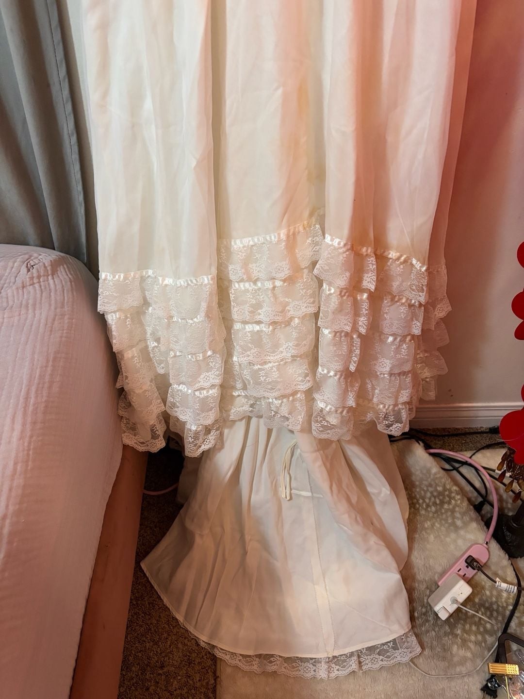 Vintage 1980s Victorian Style Lace Ruffle Tiered Wedding Dress