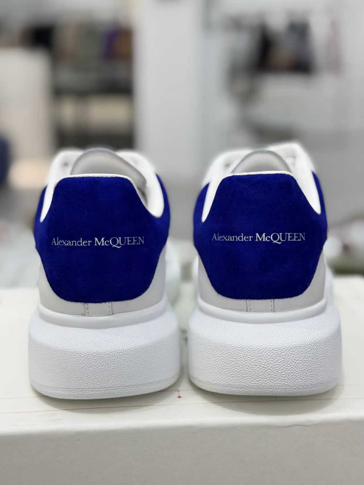 Alexander McQueen sneakers Navy blue velvet Men’s Little white