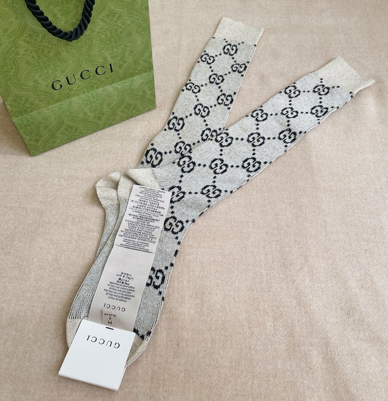 Brand new Gucci GG Logo Glittery Socks Beige Women’s Size M 9 (20-22cm)