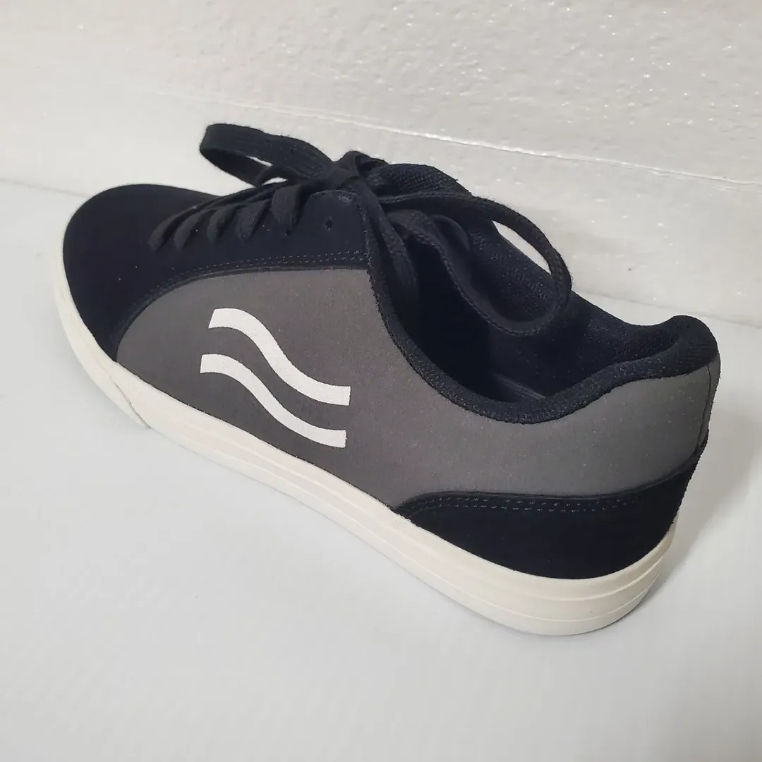 $25 SUEDE SKATE SHOES (MEN’S 8, 9, 10, 11, WOMEN’S 9, 10, 11, 12) 60% DISCOUNT