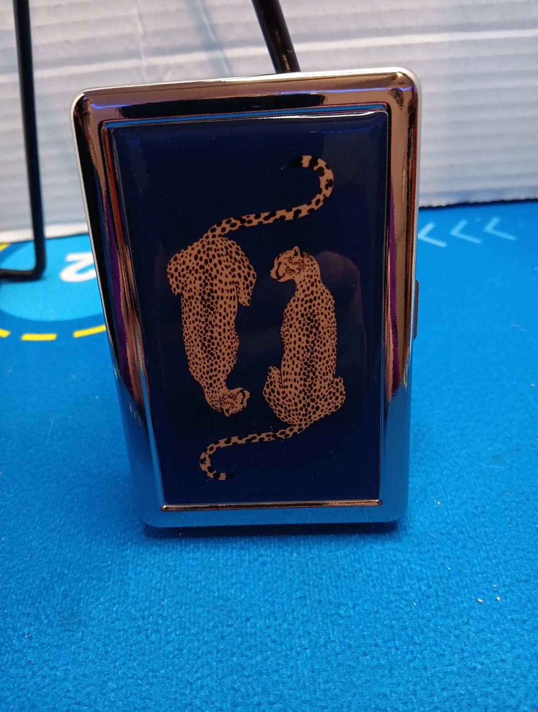 2026 Vintage-Style Versatile Card Cash Case, Metal Cigarette Case with Easy Snap