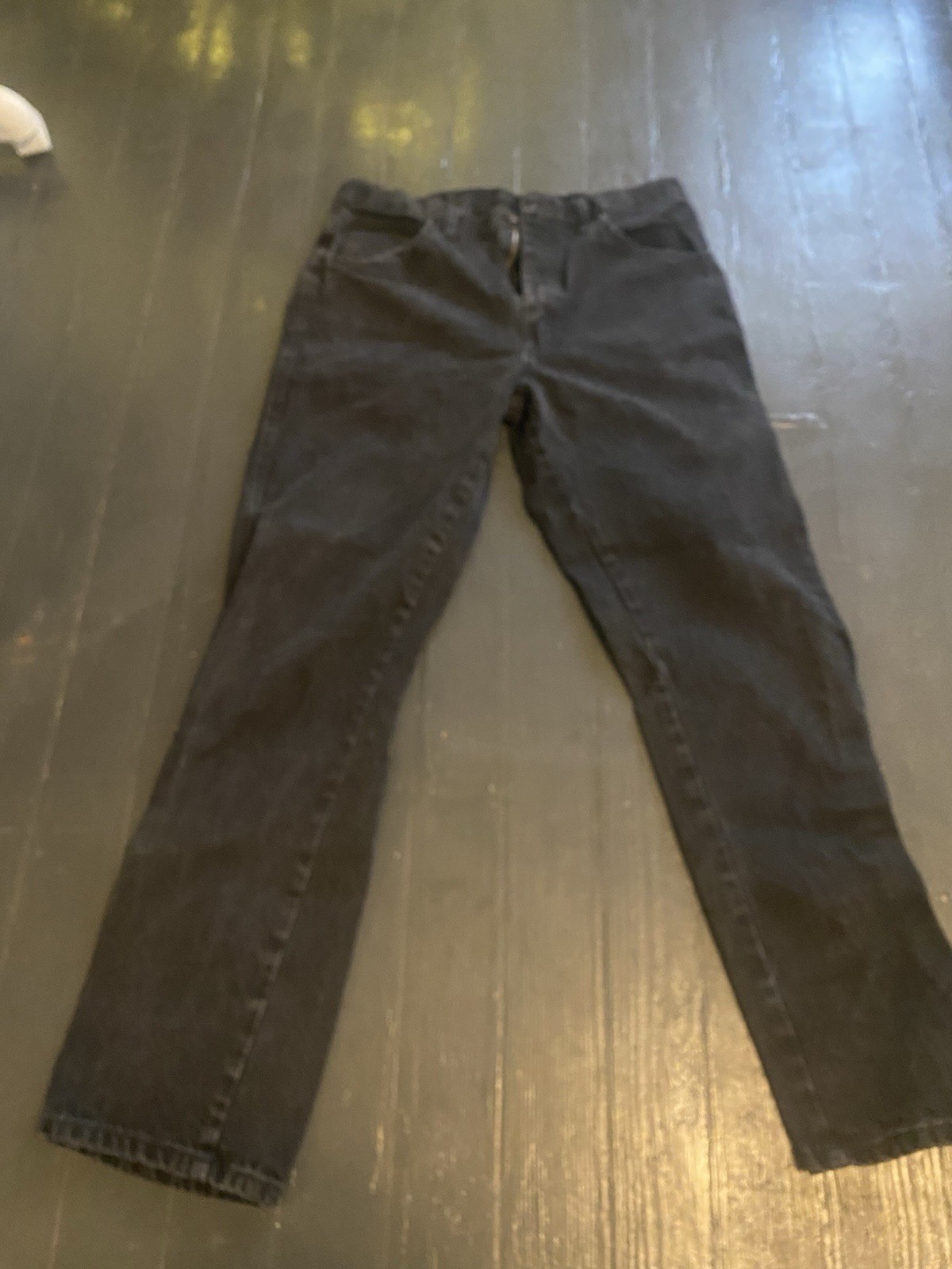 black Rustler by Wrangler regular fit, straight leg men’s jeans in size 34×32