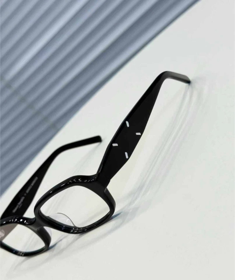 Gentle Monster Maison Margiela MM210 01 Oval sunglasses Black/Clear