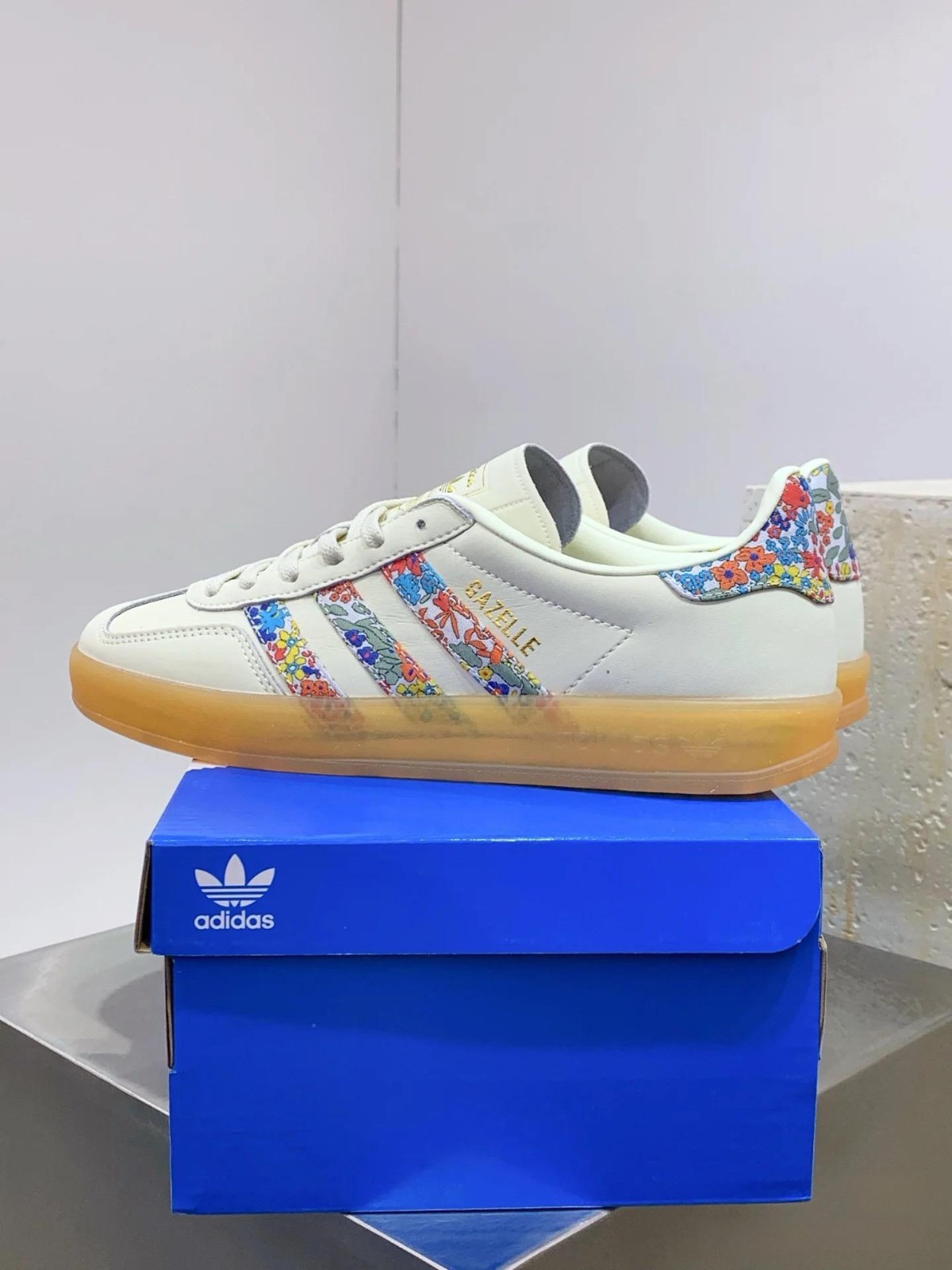 Liberty London x adidas Gazelle Indoor Floral Embroidery Off White JH7370 Women