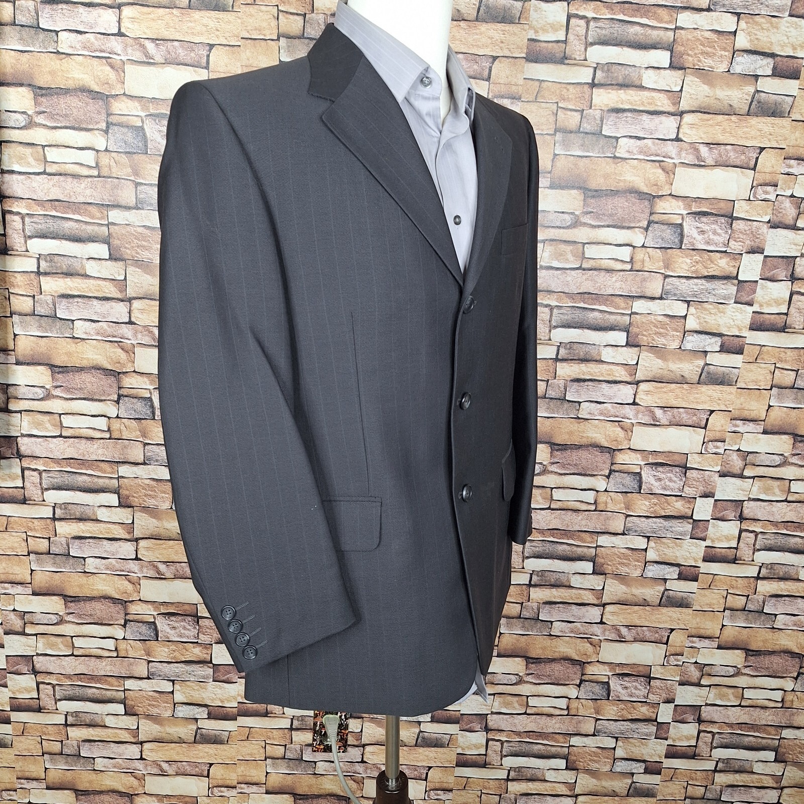 Premiato 2 Piece Suit Mens 40S 36X28 Black Stripe 3 Botton Double Vented Wool