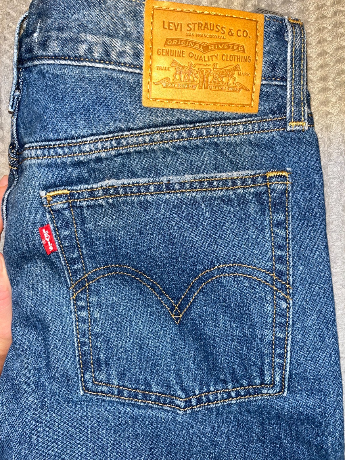 Levi’s Premium Wedgie Icon Ankle Jeans Women’s W27, High Rise, Blue Denim.