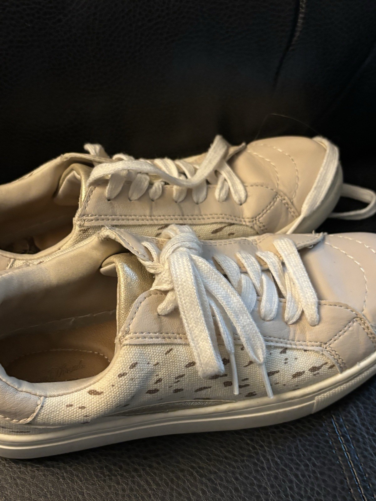 Universal Thread Athletic Sneaker Lace Up Low Top Synthetic White 7.5