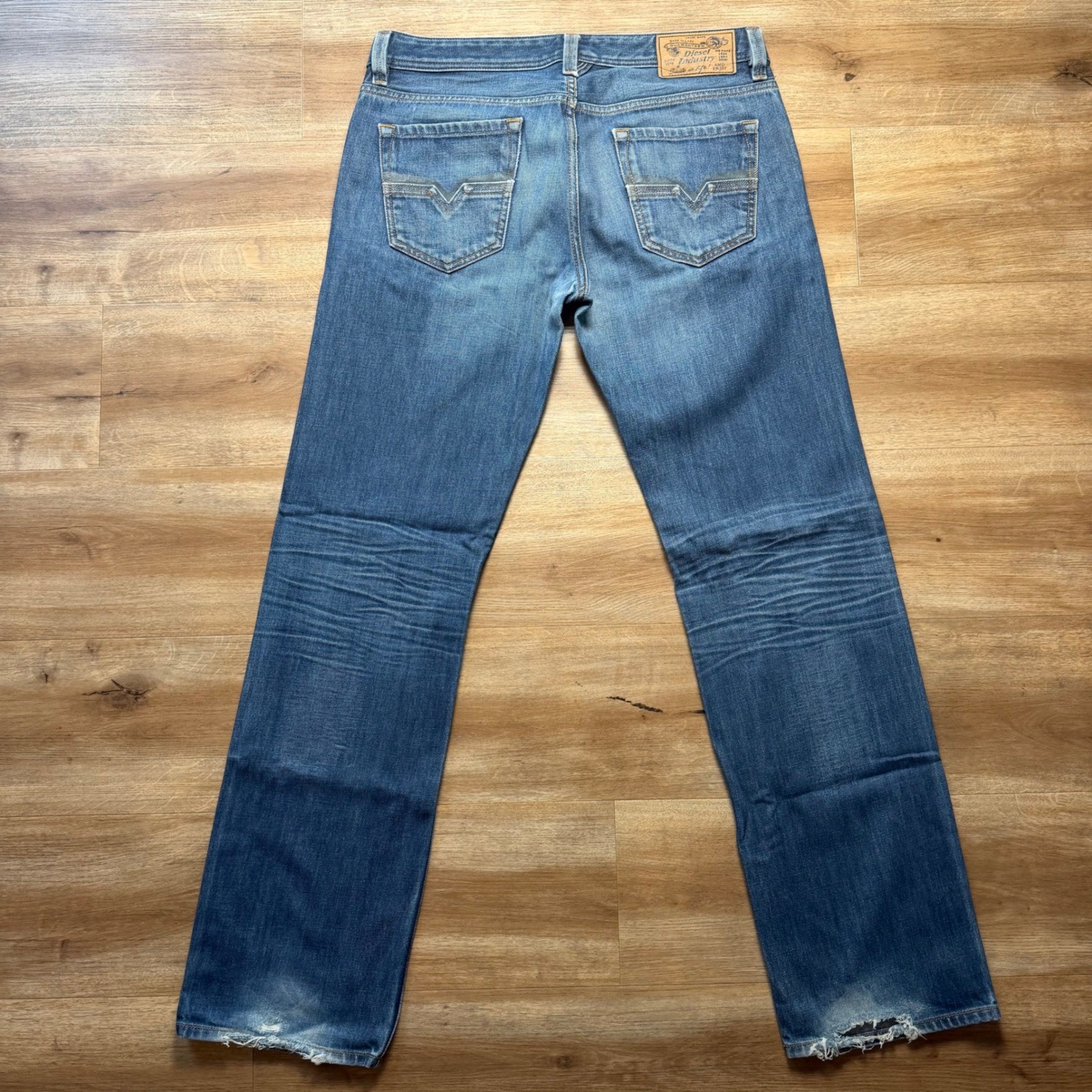 Diesel Larkee Jeans Men 33×34 Blue Regular Straight Leg Button Fly Denim 0073N