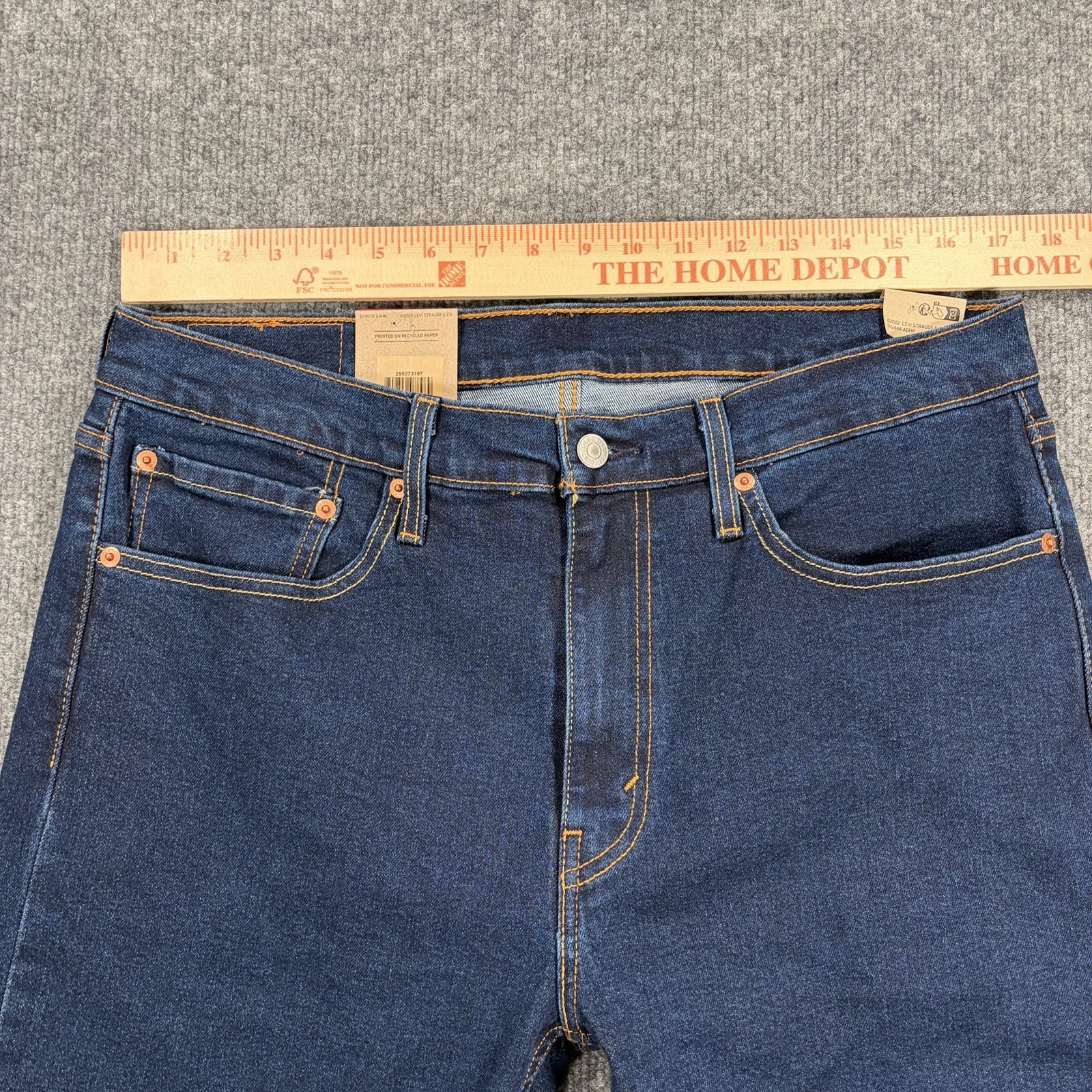 NWT Levis Mens 502 Taper Fit Jeans Blue Stretch Denim Zip Fly 34×32 Tapered