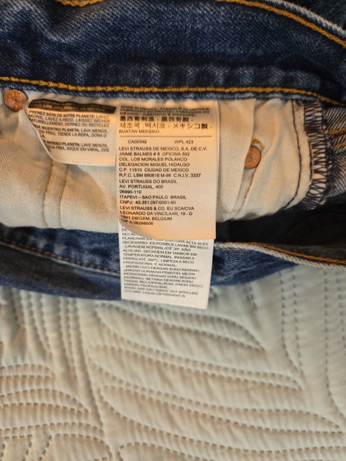 Mens Levi’s 501 Button Fly Straight Leg Blue Stone Wash Red Tag 32W 30L UGC