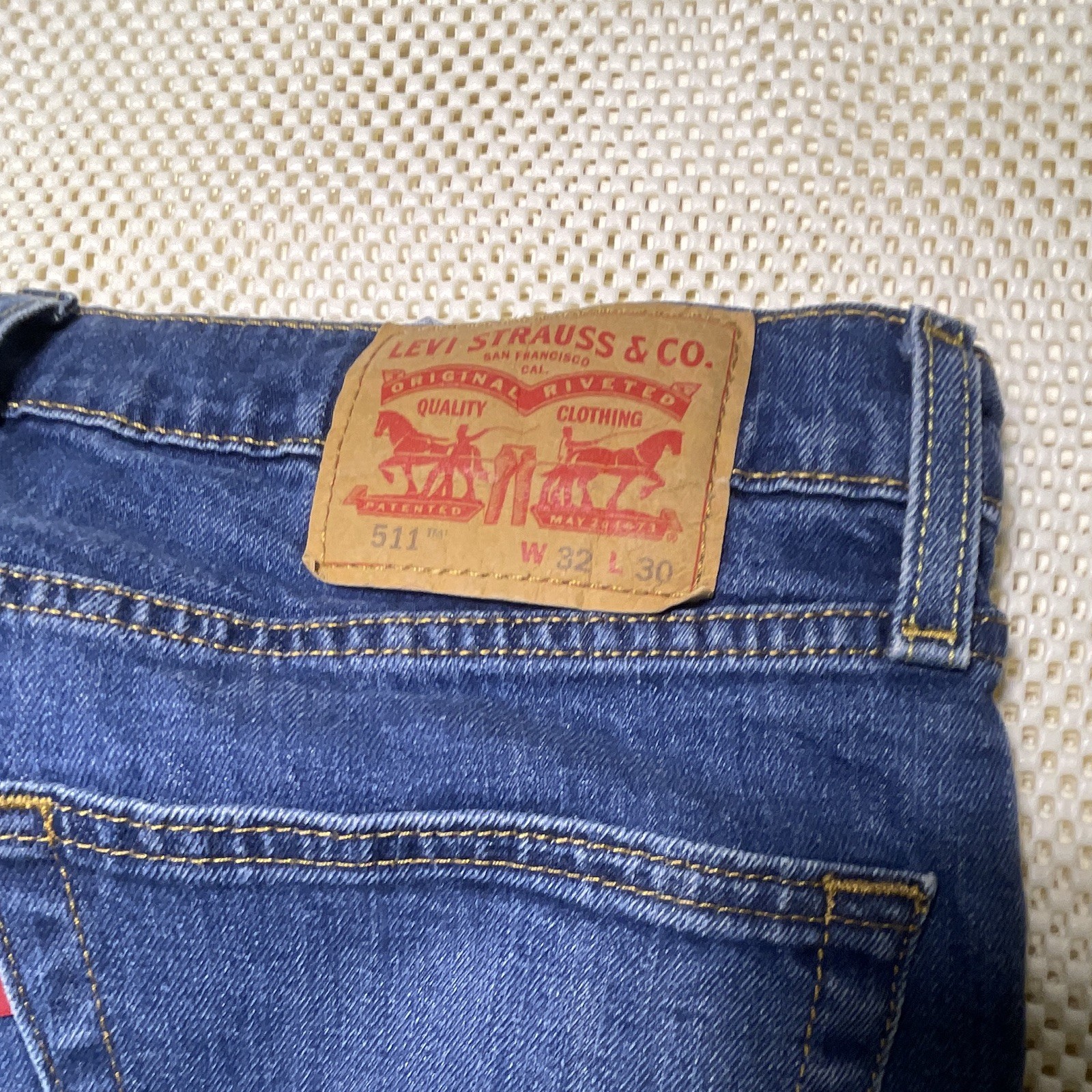Levi’s 511 Men’s 32×30 Blue Cotton Denim Jeans Slim Fit Low Rise 5-Pocket C04