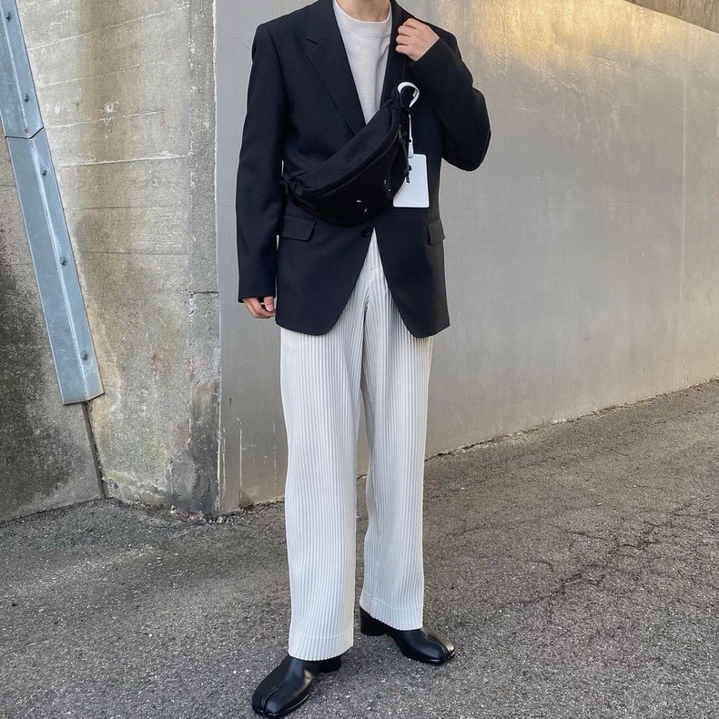 Homme Plisse ISSEY MIYAKE Straight Leg Black Casual Pants