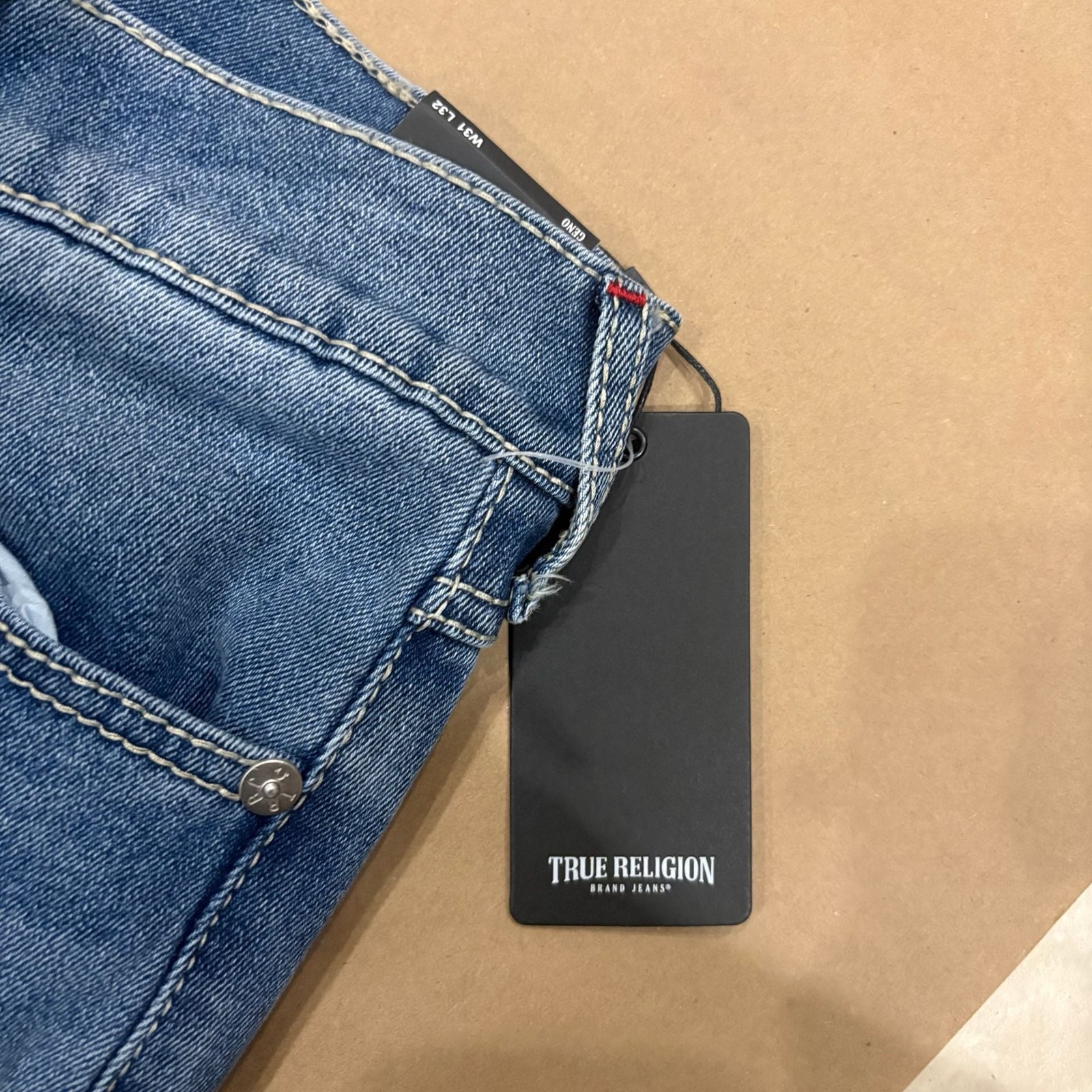 True Religion Geno Relaxed Slim Jeans in W31 L32