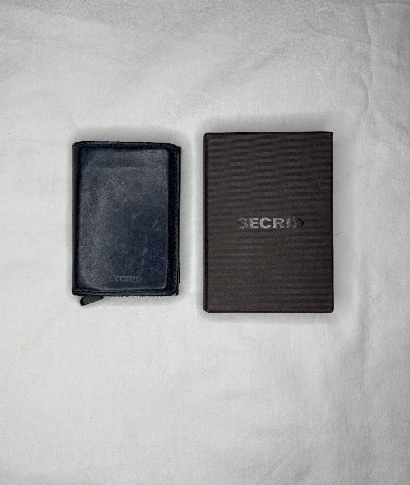 Secrid Slim Wallet Aluminum Core RFID Cardprotector Black Leather Case 4-6 Cards