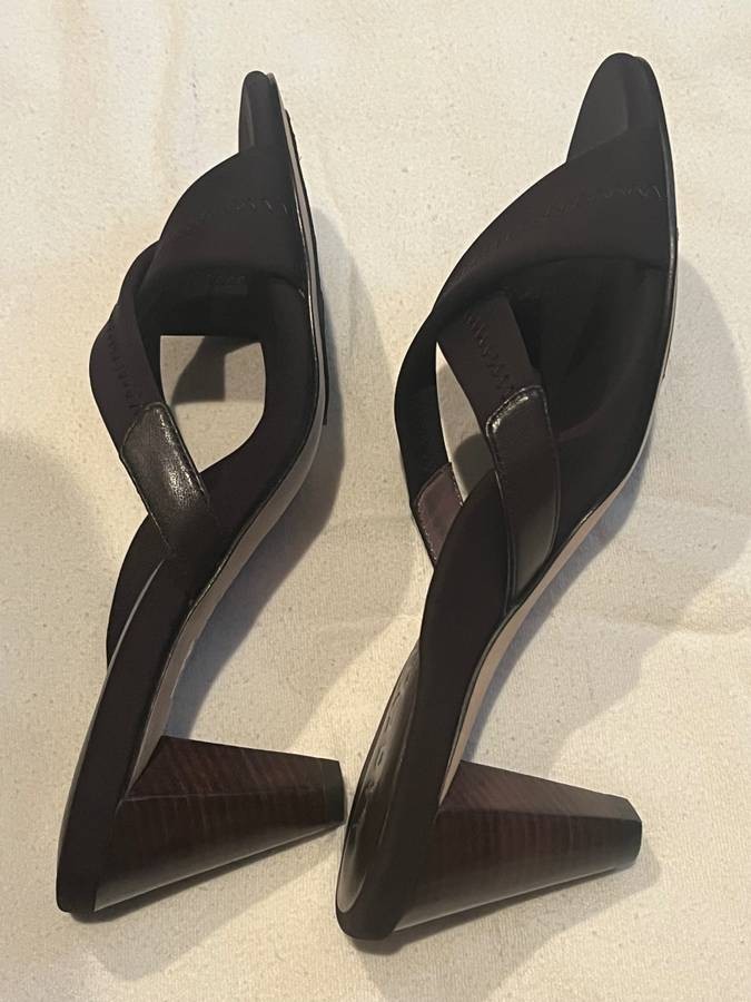 New Taryn Rose Women’s sandals size 7 with 2.5 inch wooden heels