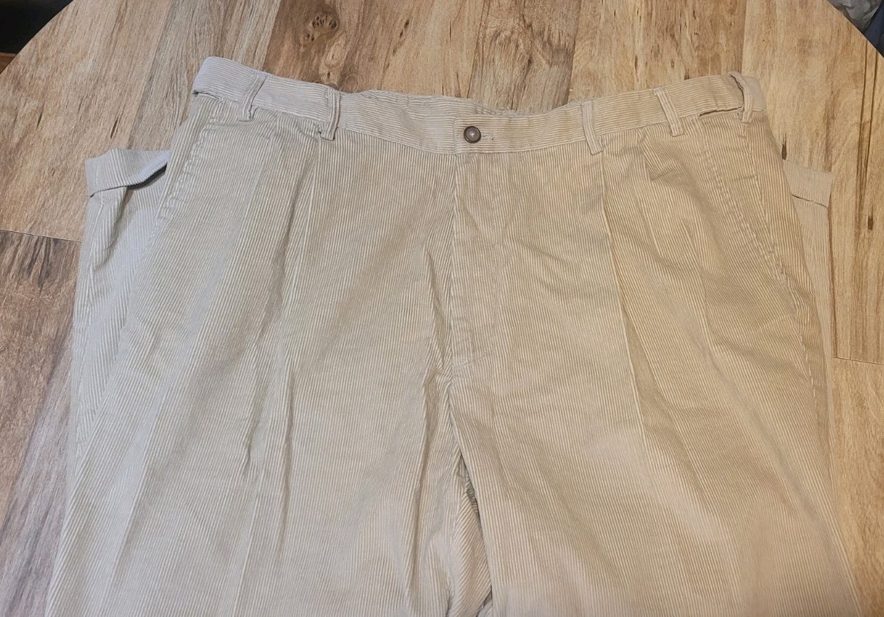 NEW IZOD 46 x 29 CORDUROY TAN PANTS PLEATED EXTENDED WAIST 100% COTTON