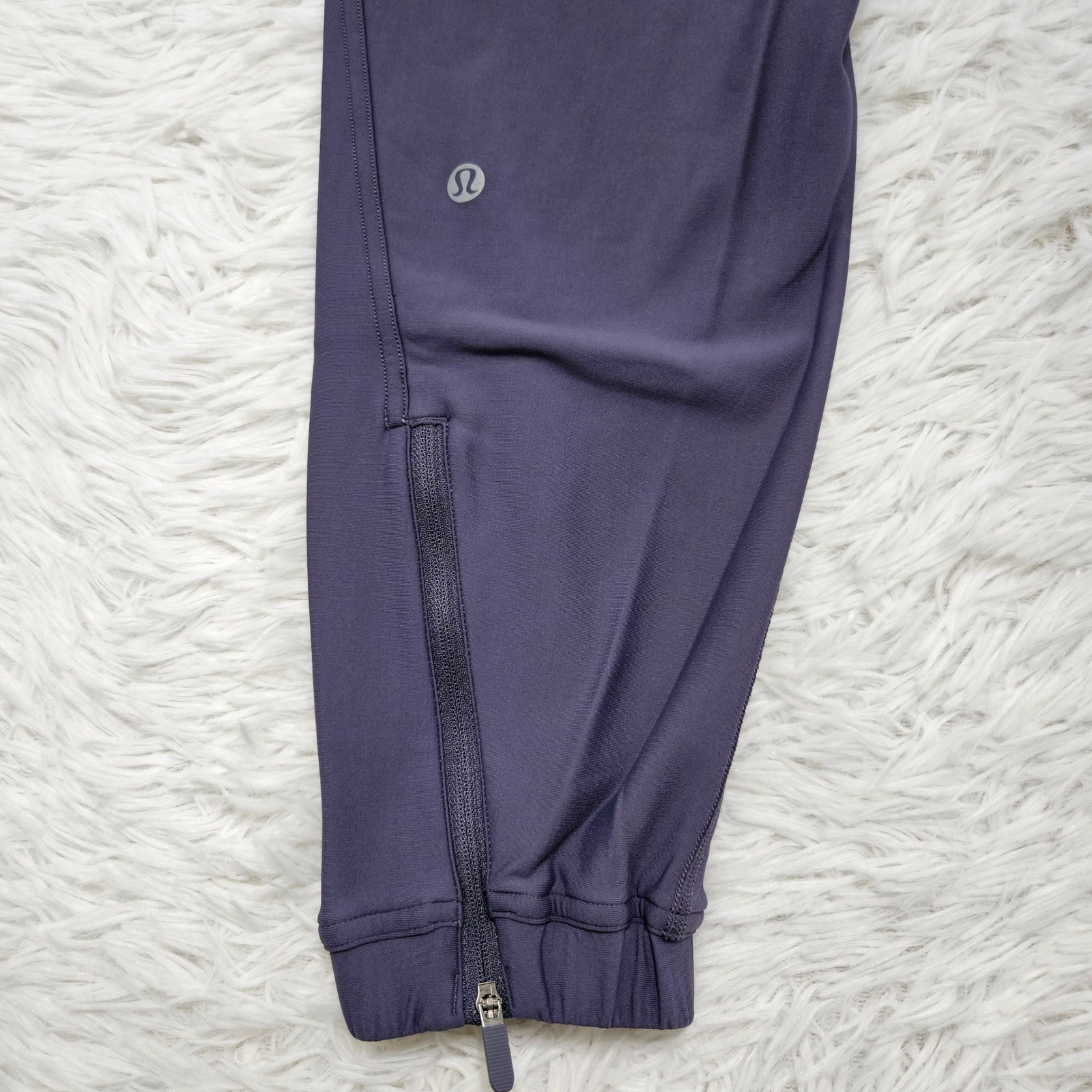 Lululemon Adapted State High-Rise Jogger in Grape Mist Womens Sz 4 Activewear