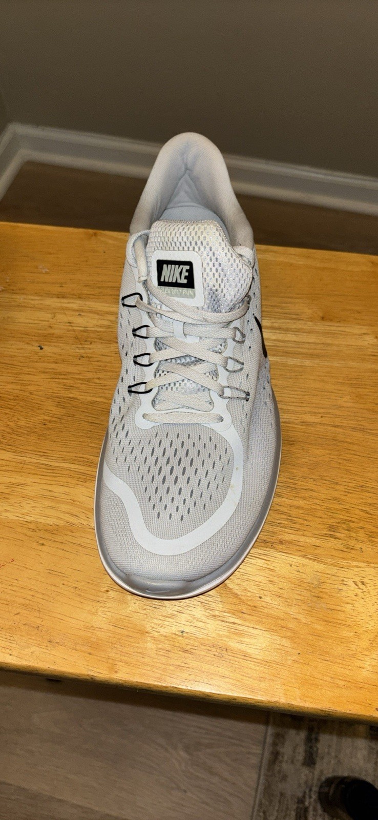 Nike Flex 2017 Run Men’s Low Top Lace-Up Mesh Running Sneakers Gray White Black