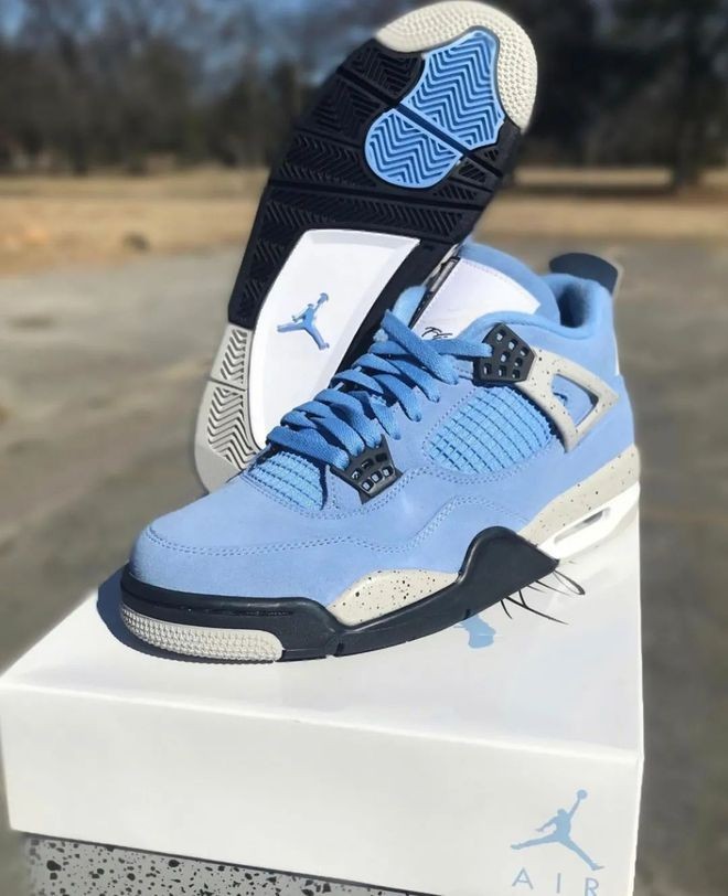 Jordan Air Jordan 4 Retro “University Blue” Men’s Mid Top Basketball Shoes