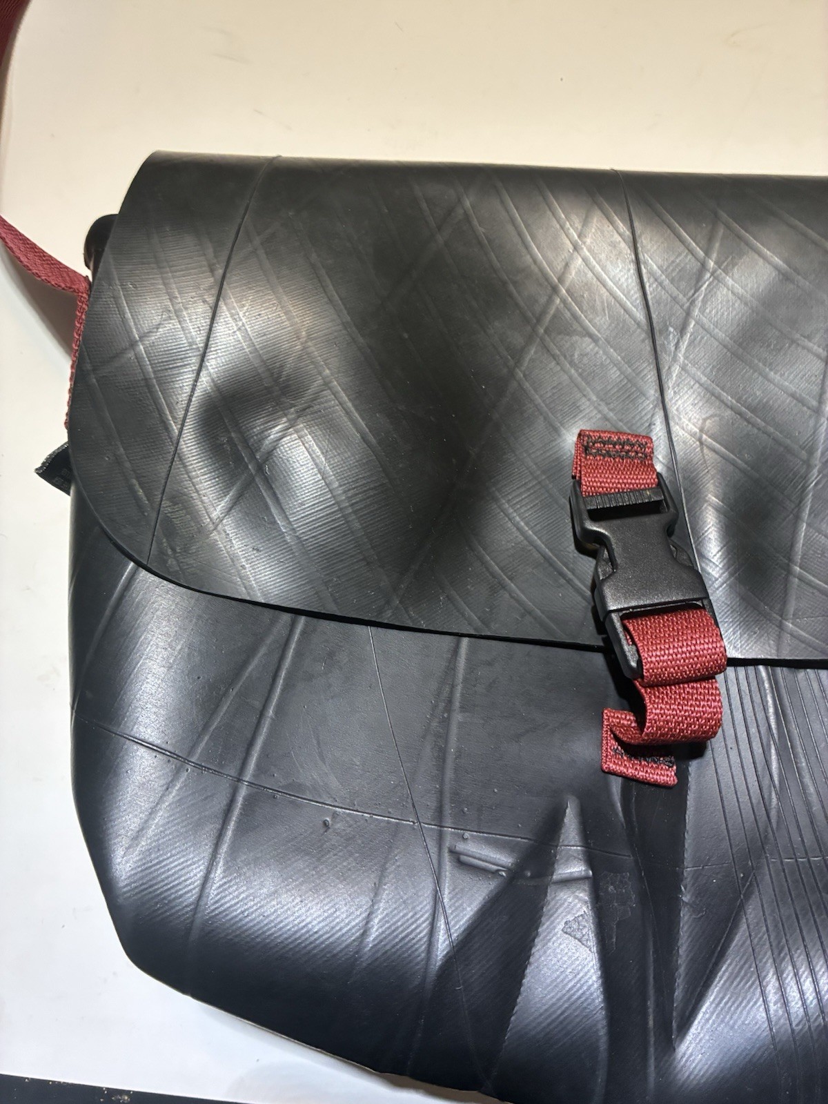 Flat Tire Brand Eco Friendly Recycled Round Rubber Handle Crossbody Bag Purse