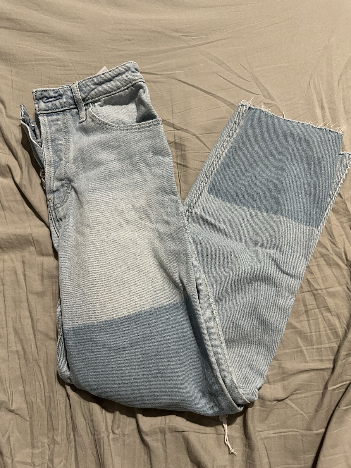 Hollister Women’s High-Rise Straight Light Wash Blue Denim Jeans 27 Distressed