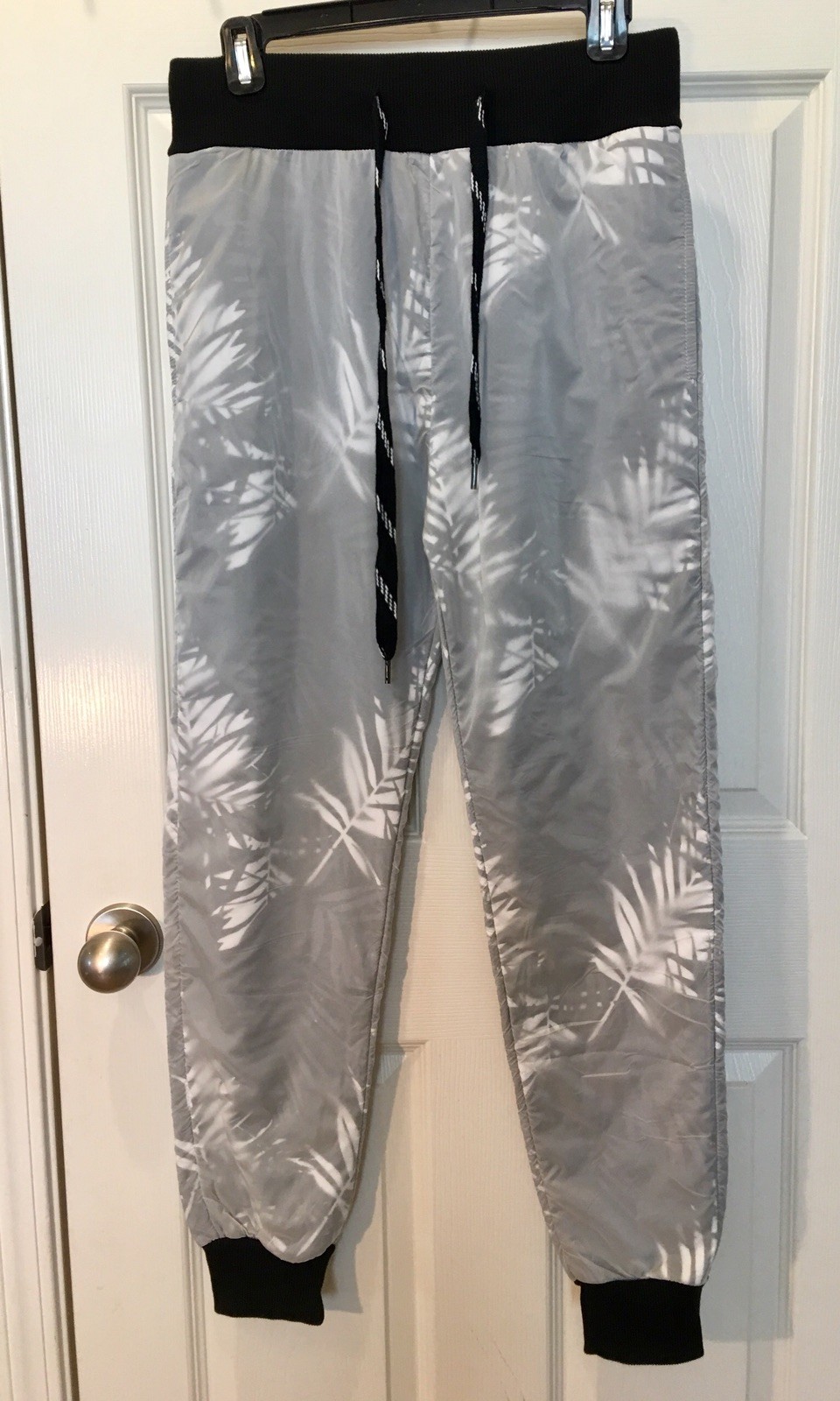 $98 NEW RIVALDI BLACK Water Resistant Windbreaker Active Pants Sz M NWT