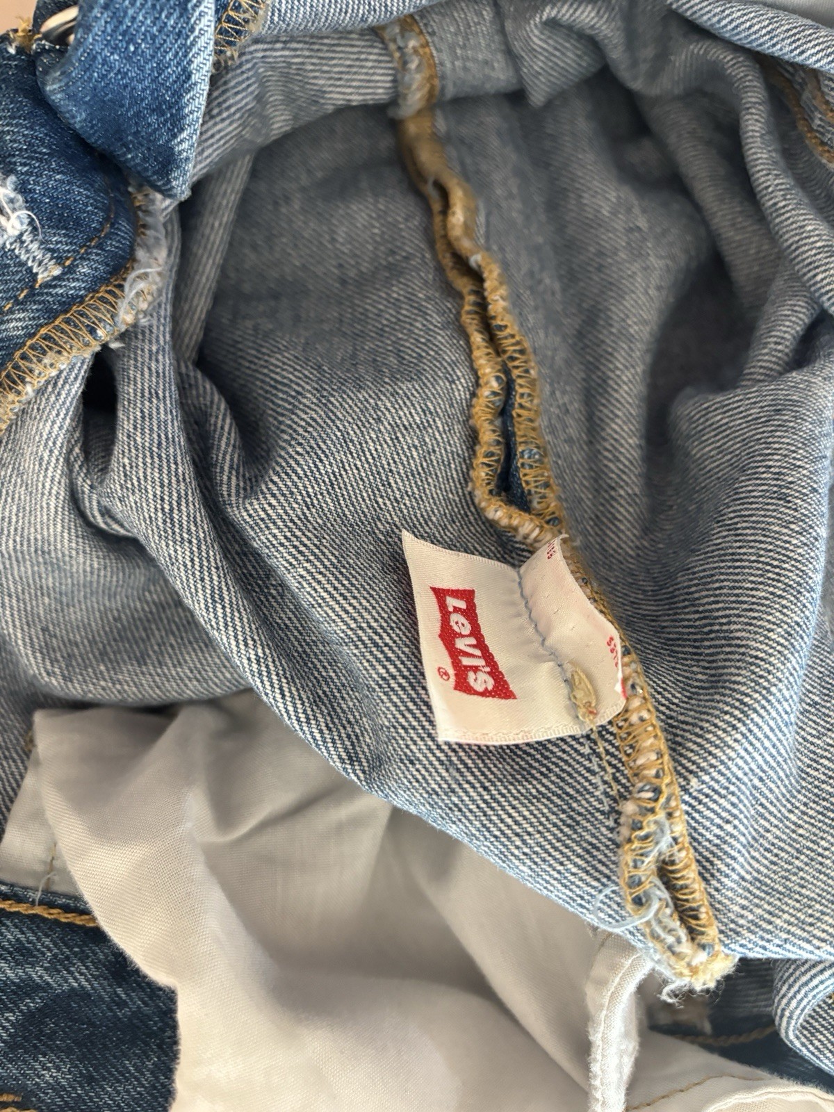 Levi’s Men’s Blue Medium Wash Straight Fit Button Fly 5-Pocket Jeans