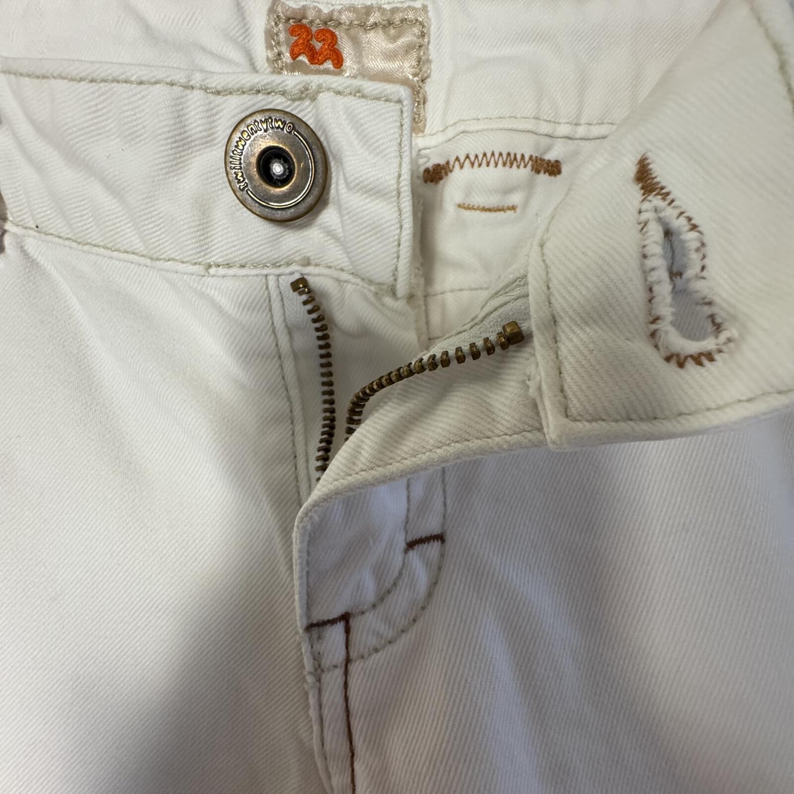 Y2K bootcut lowrise jeans white + contrast stitching and pocket details