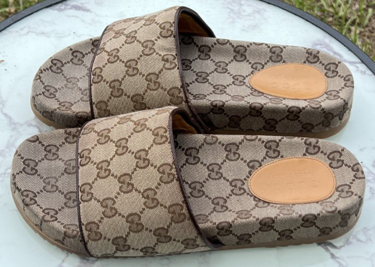 Gucci Men’s GG Slides – USED – Size 9 with Original Box