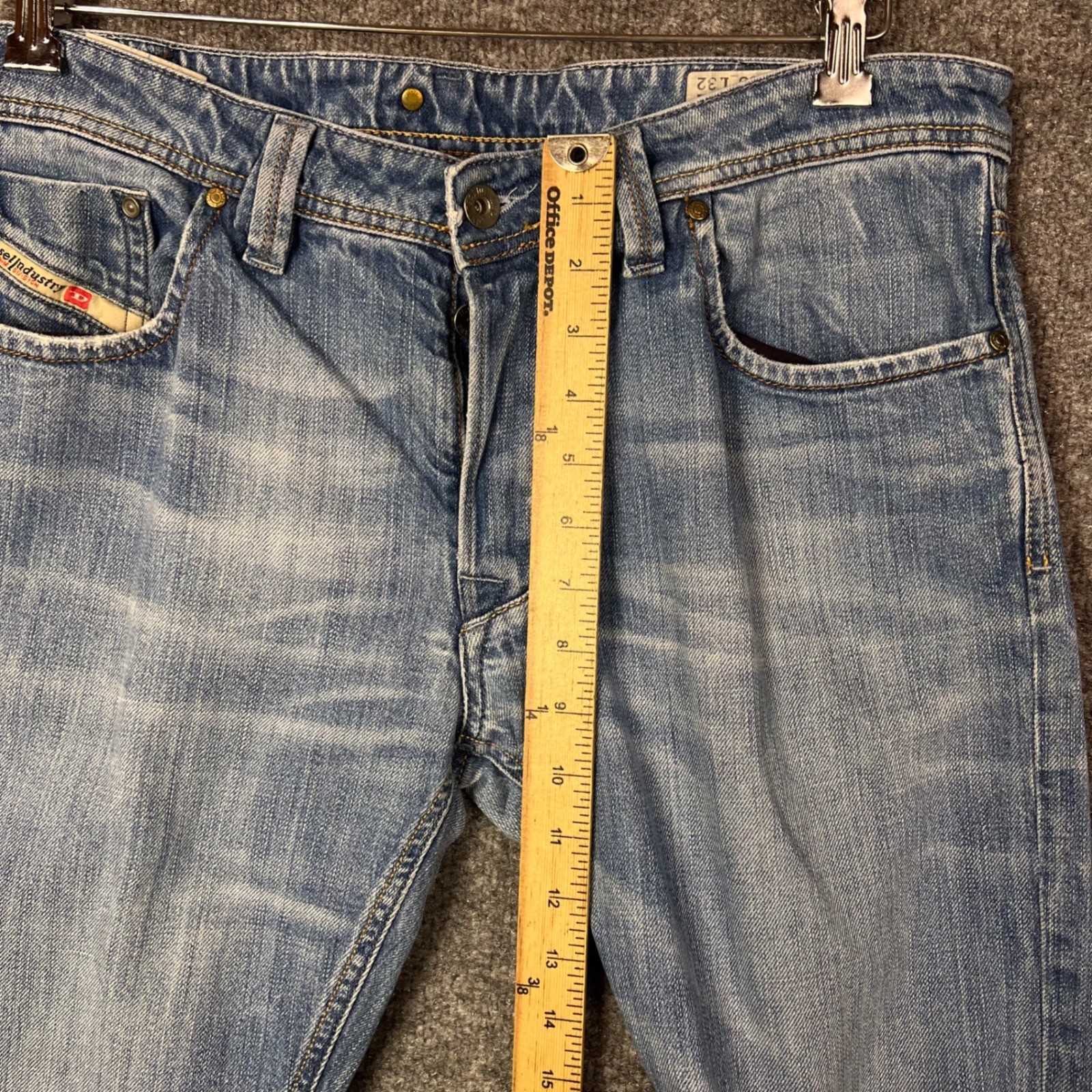 Diesel Jeans Larkee W33 L32 Blue Good Straight Leg Button Fly Distressed Denim