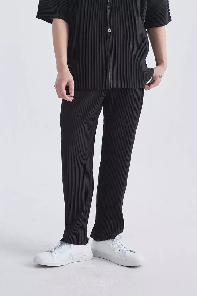Homme Plisse ISSEY MIYAKE Straight Leg Black Casual Pants