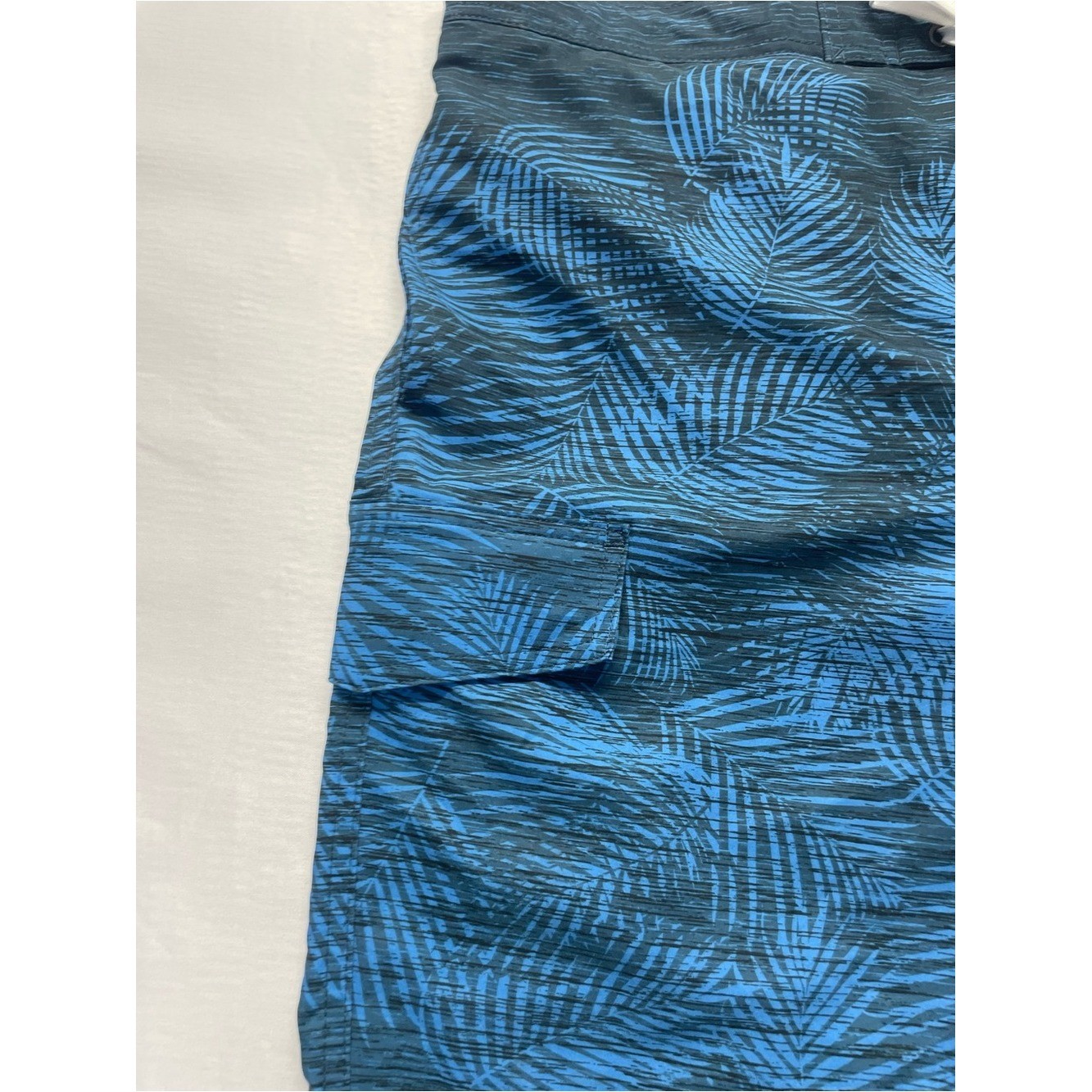 NWT Sonoma Flexwear Board Shorts Men’s Large Blue Quick Dry Stretch Swim Trunks