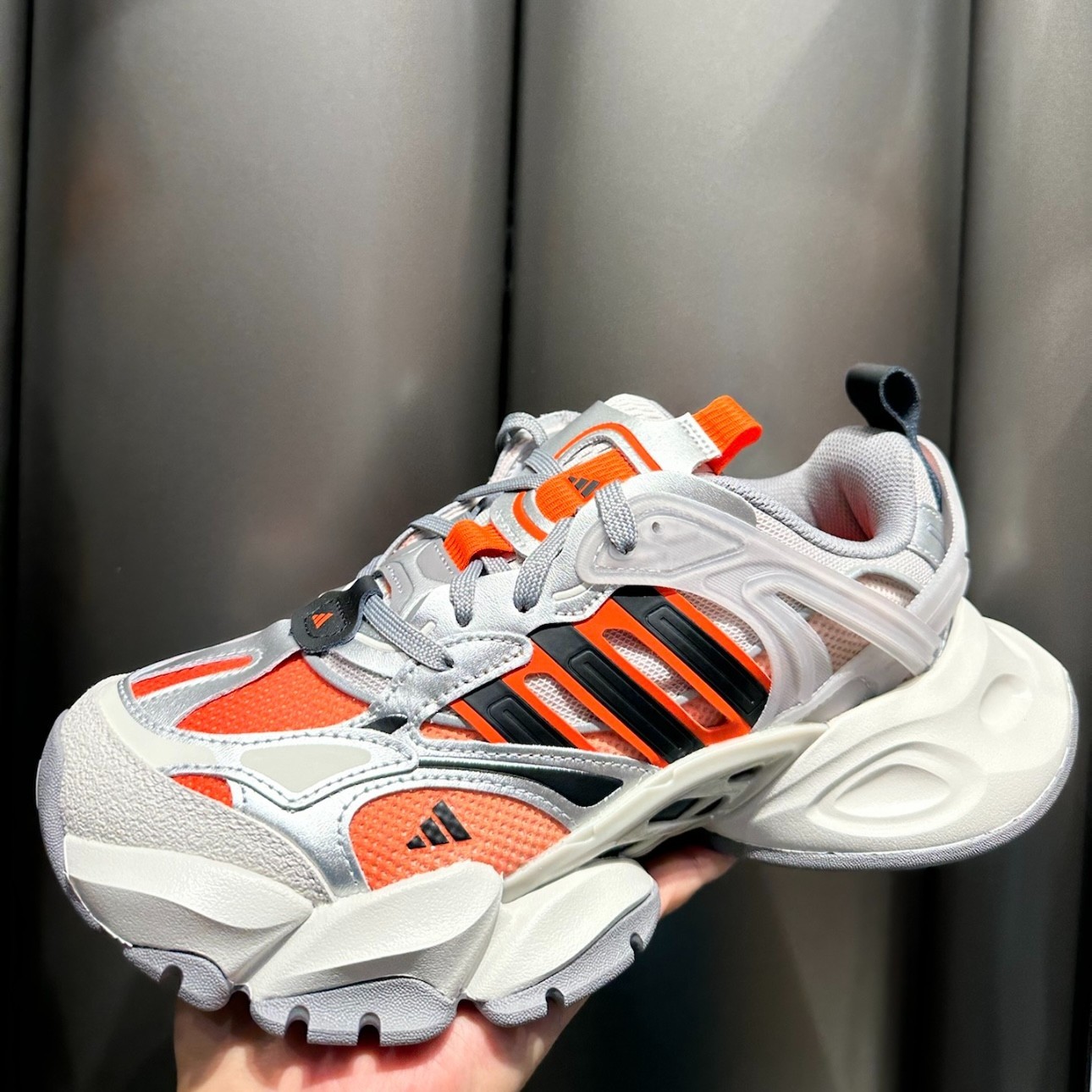 adidas XLG RUNNER DELUXE – JP 5763