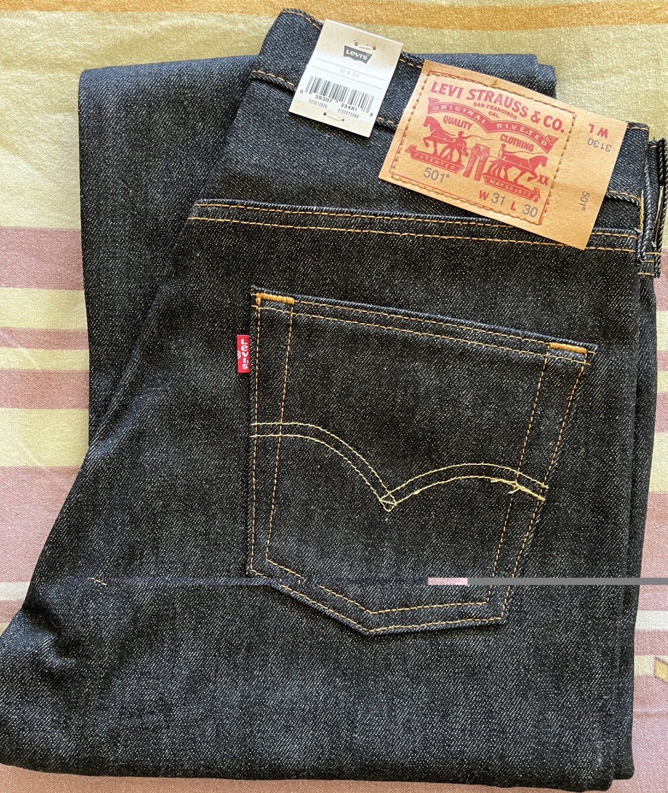 Levi’s Men’s 501 Original Shrink to Fit Jeans in BLACK – Rigid Indigo W31 L30