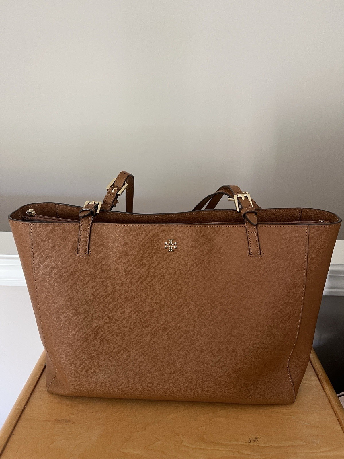 Tory Burch Brown Tote Bag Logo Zip Gold Hardware Double Handles Inner Pockets