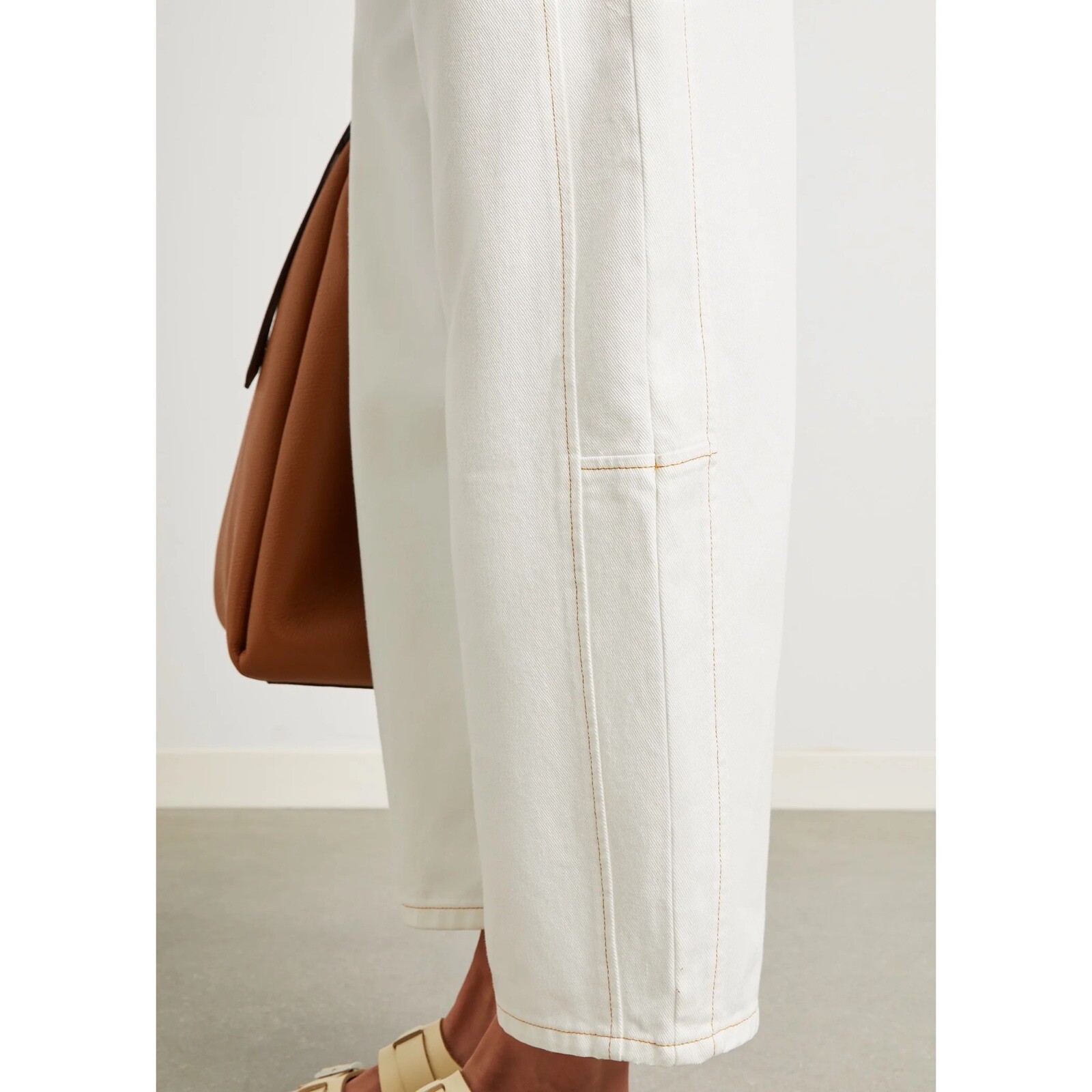 GWYN G. Label by Goop Armen Curved Barrel Wide Leg White Jeans Sz 26